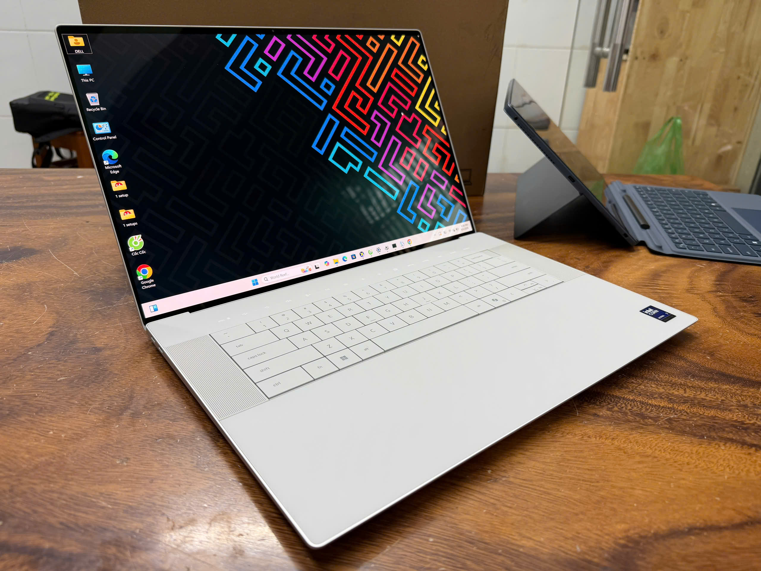 Dell Xps 16 (dell 16 Premium) Da16250 (5)
