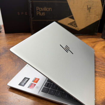 HP 14-ey0095cl, Ryzen 7 7840U, 16G, 512G, 14in 2.8K oled