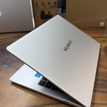 Huawei MDF-XX, core i5 12450H, 8G, 256G, 14in FHD+