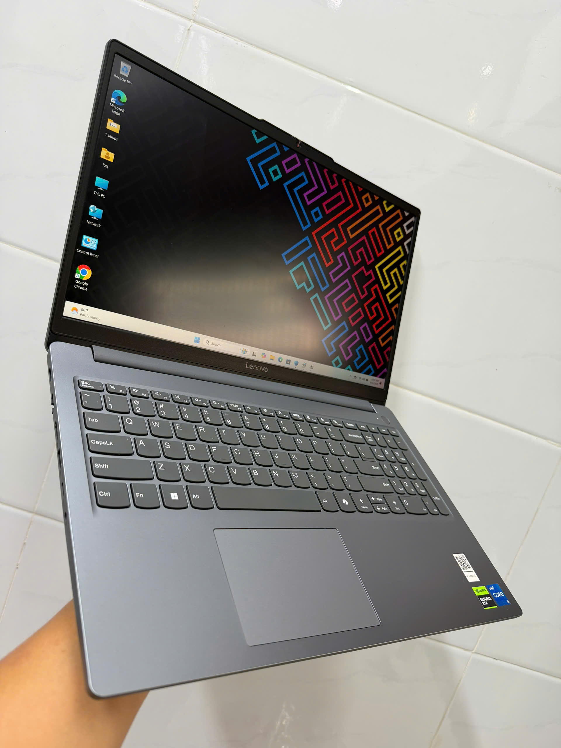 Lenovo Loq 15iax9 (20)