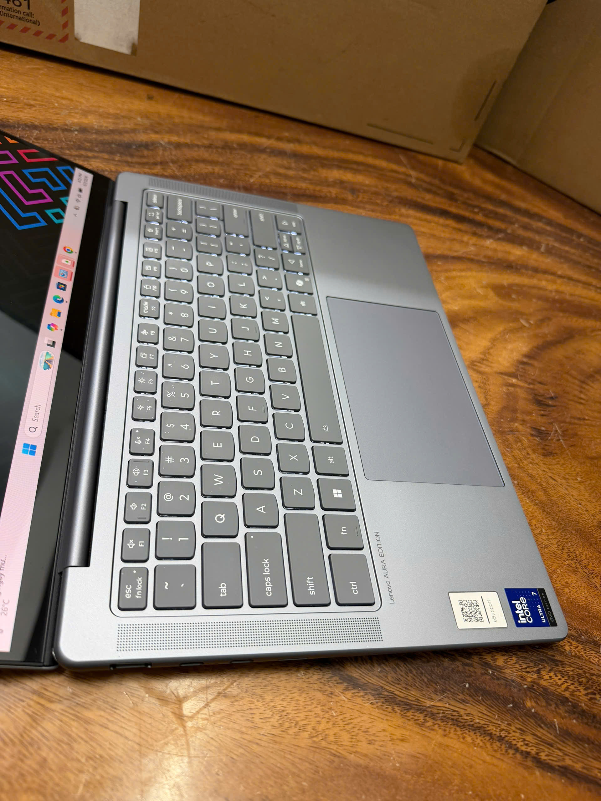 Lenovo Yoga Slim 7 14ill10 (5)