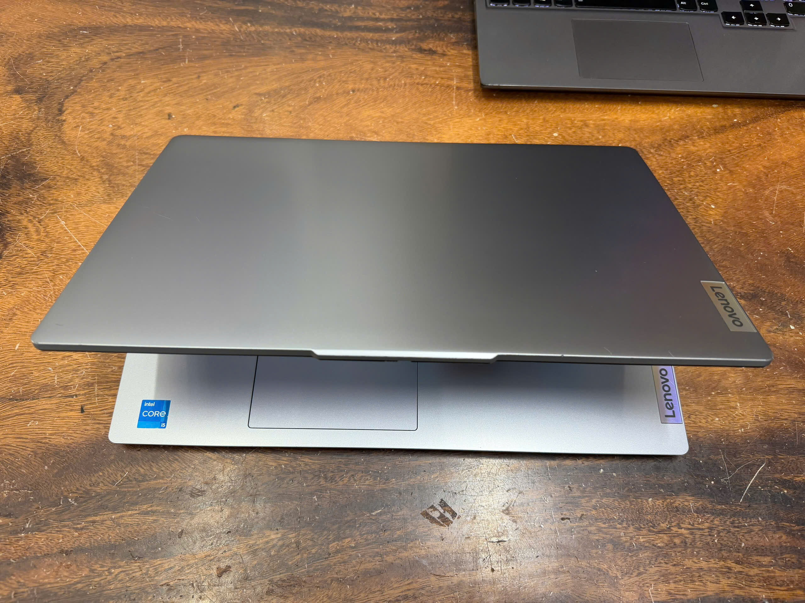 Lenovo Ideapad Slim 5 15iah8 (1)