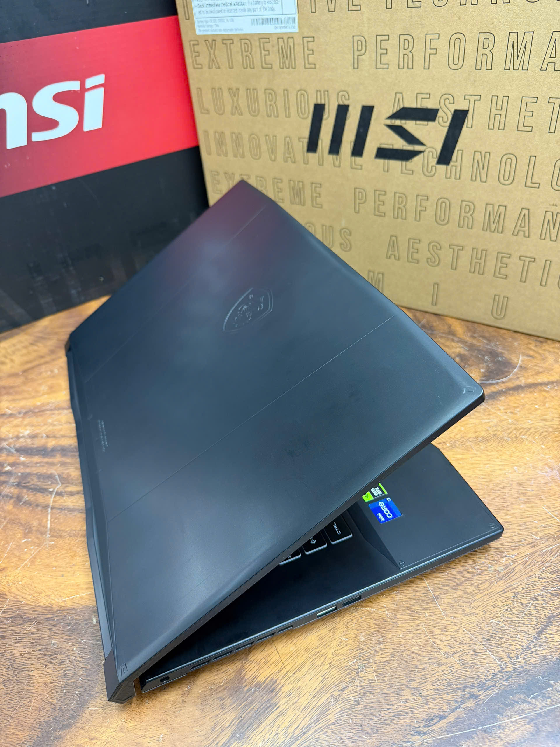 Msi Katana 17 B13v (1)