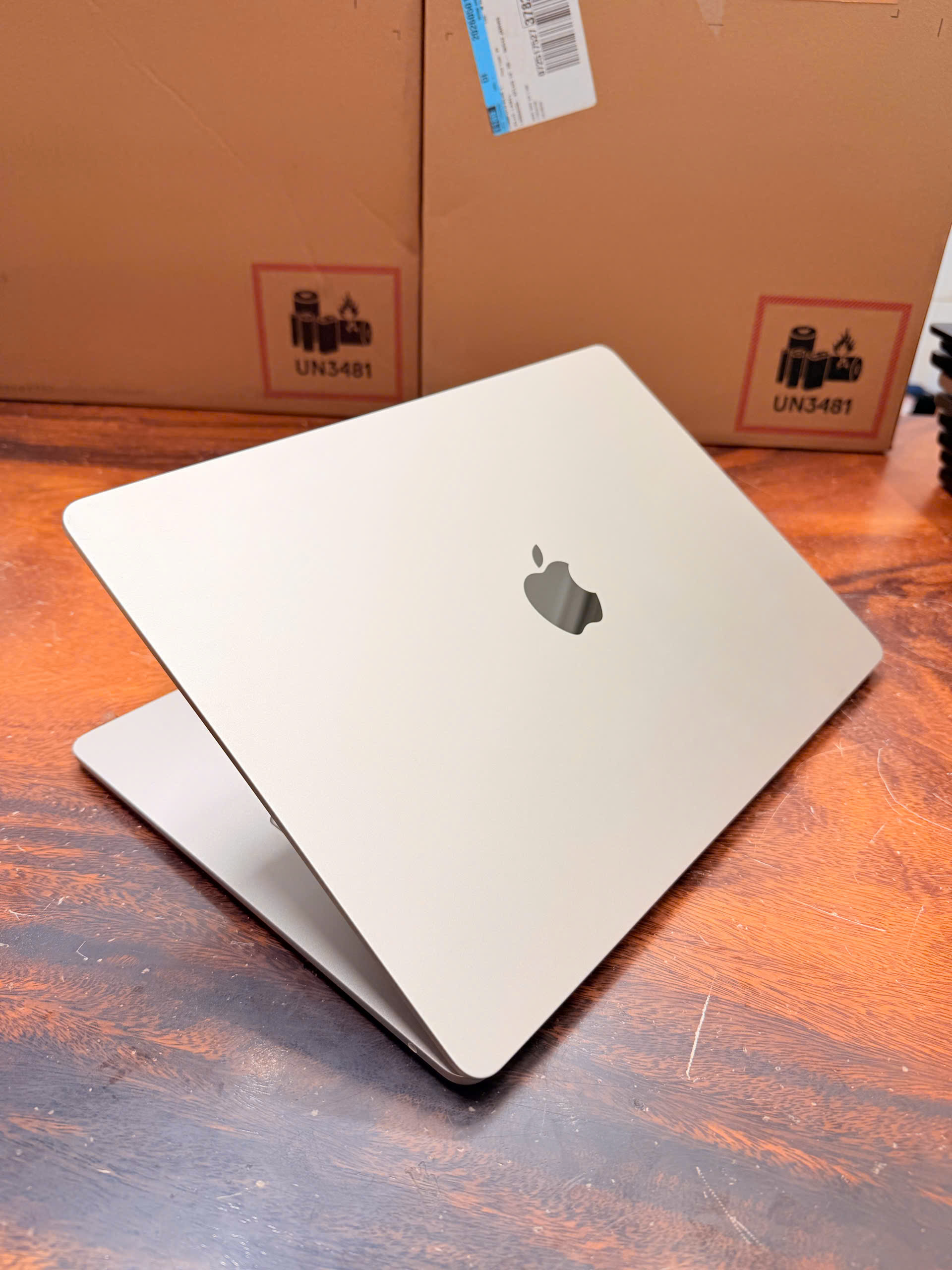 Macbook Air 15 inch 2025, M4, 16G, 512G, 15in, 99%