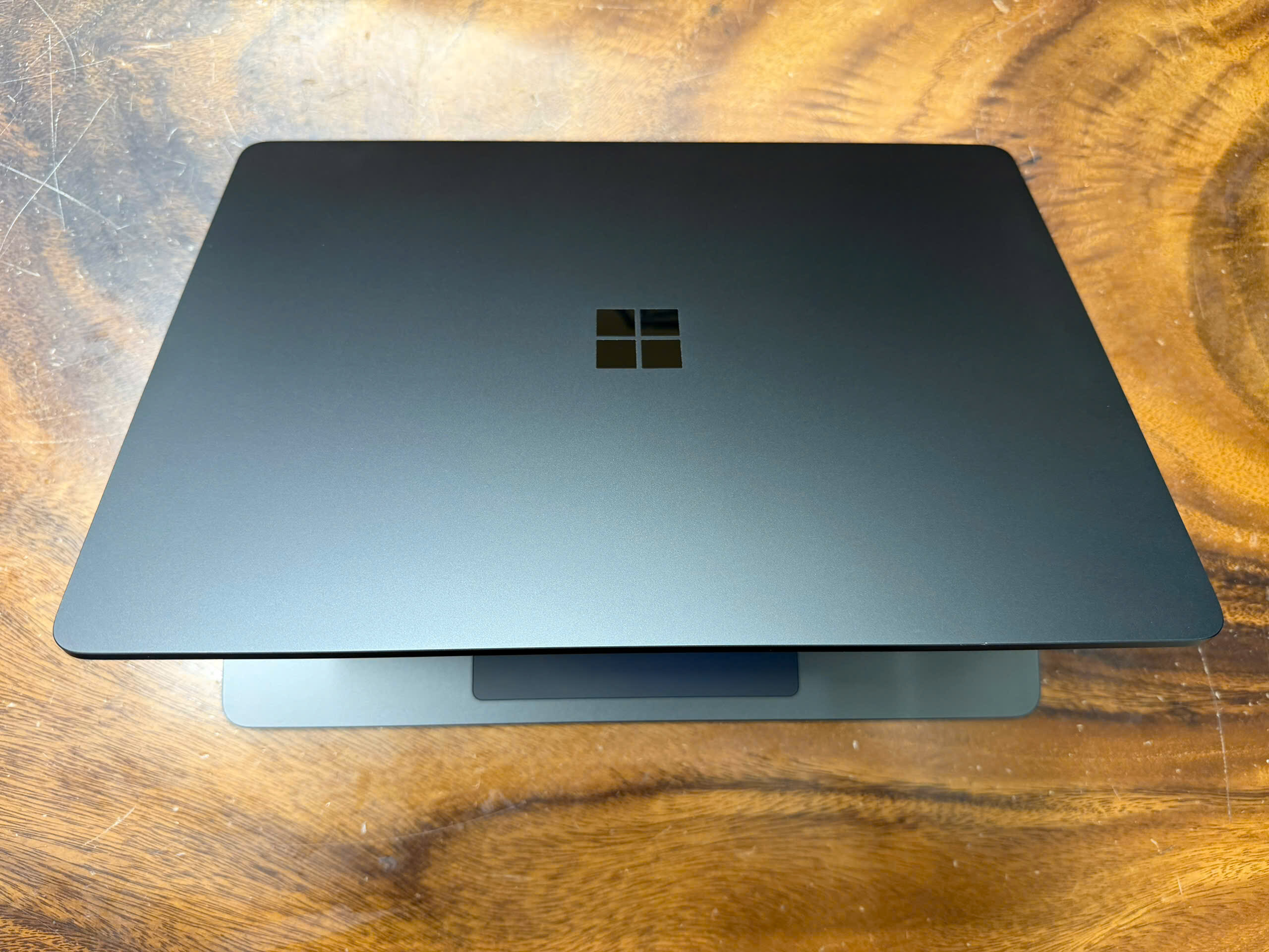 Surface Laptop 7 13in Black (2)