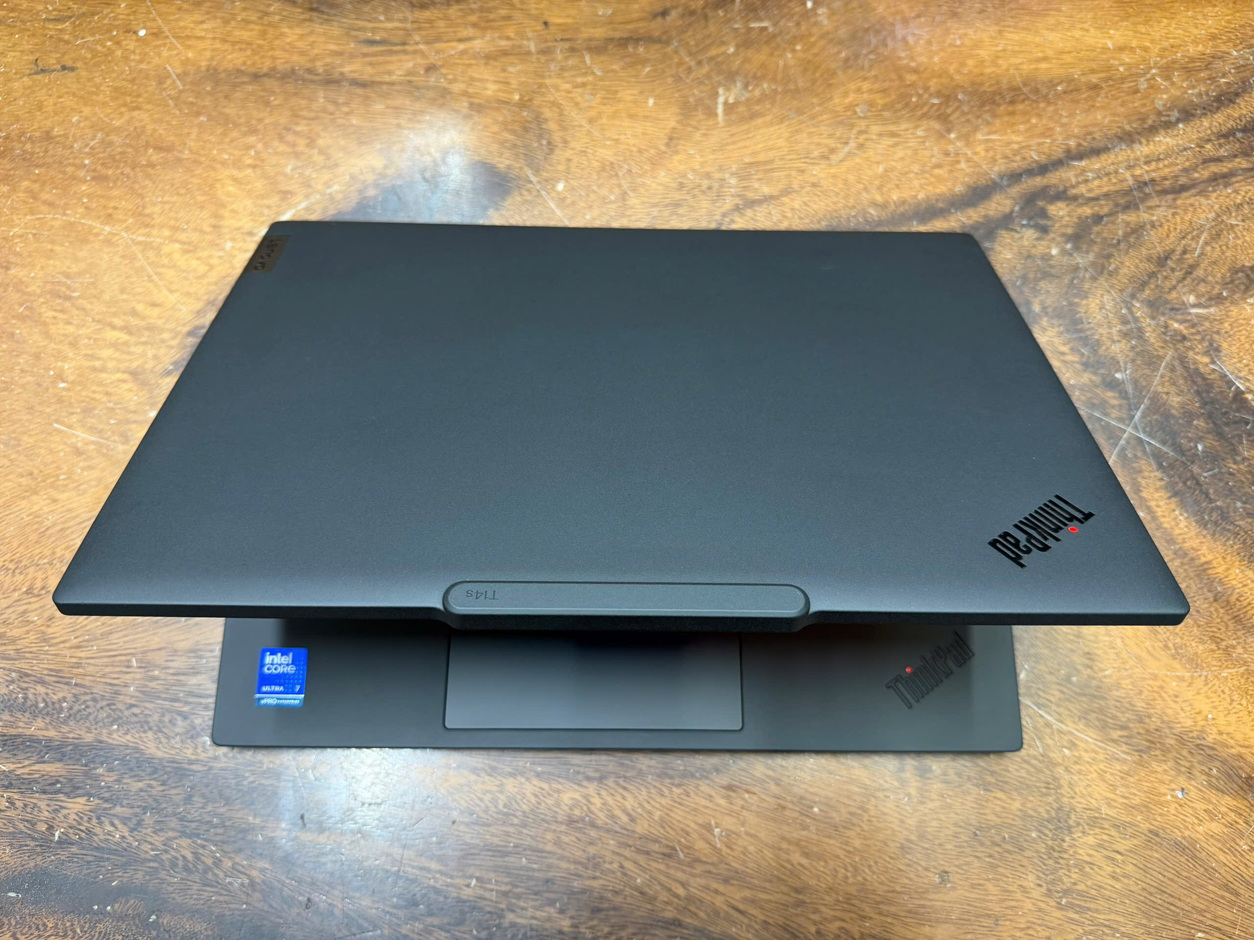 Thinkpad T14s Gen 6 Ultra 7 (1)