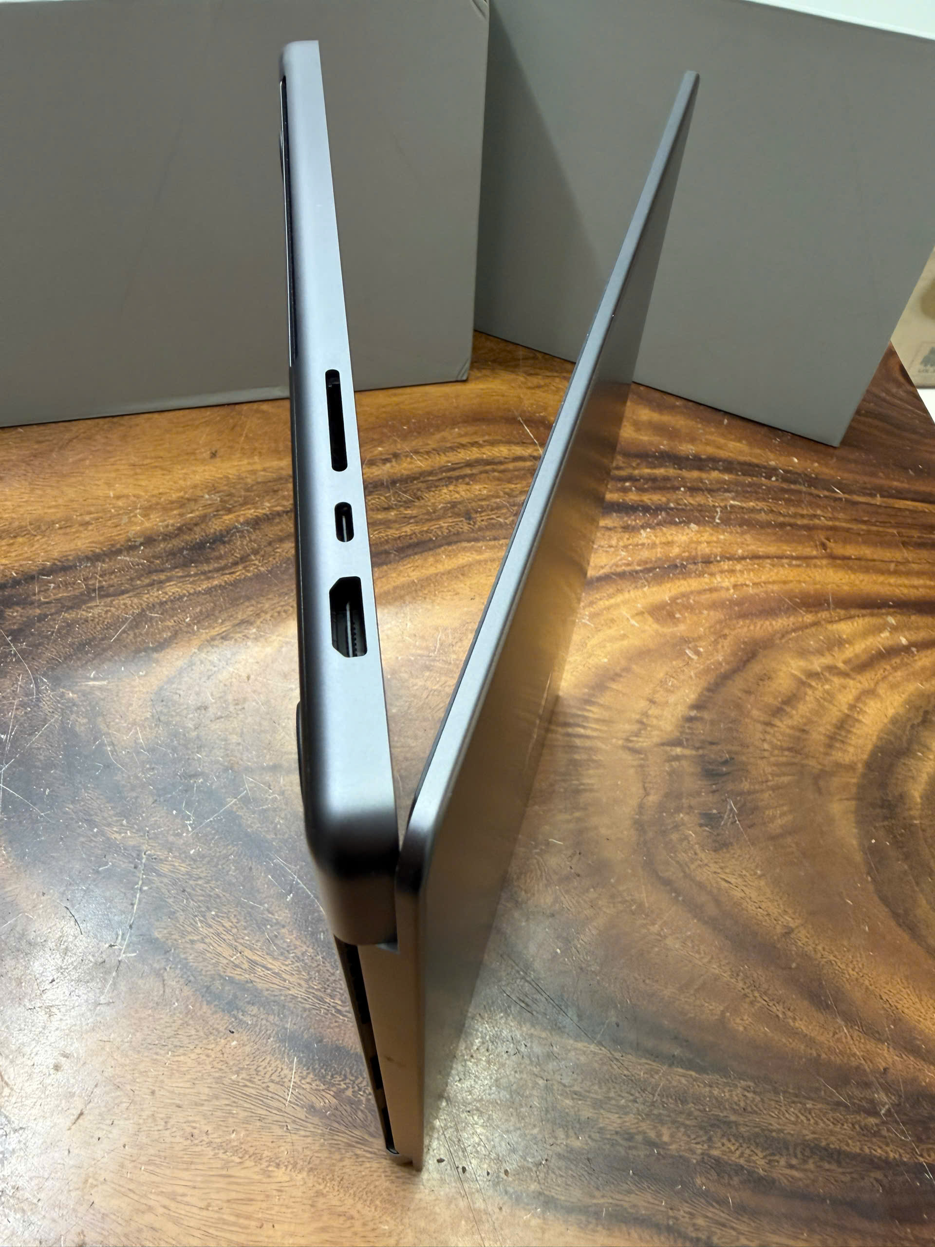 Macbook Pro 16 M4 New (15)