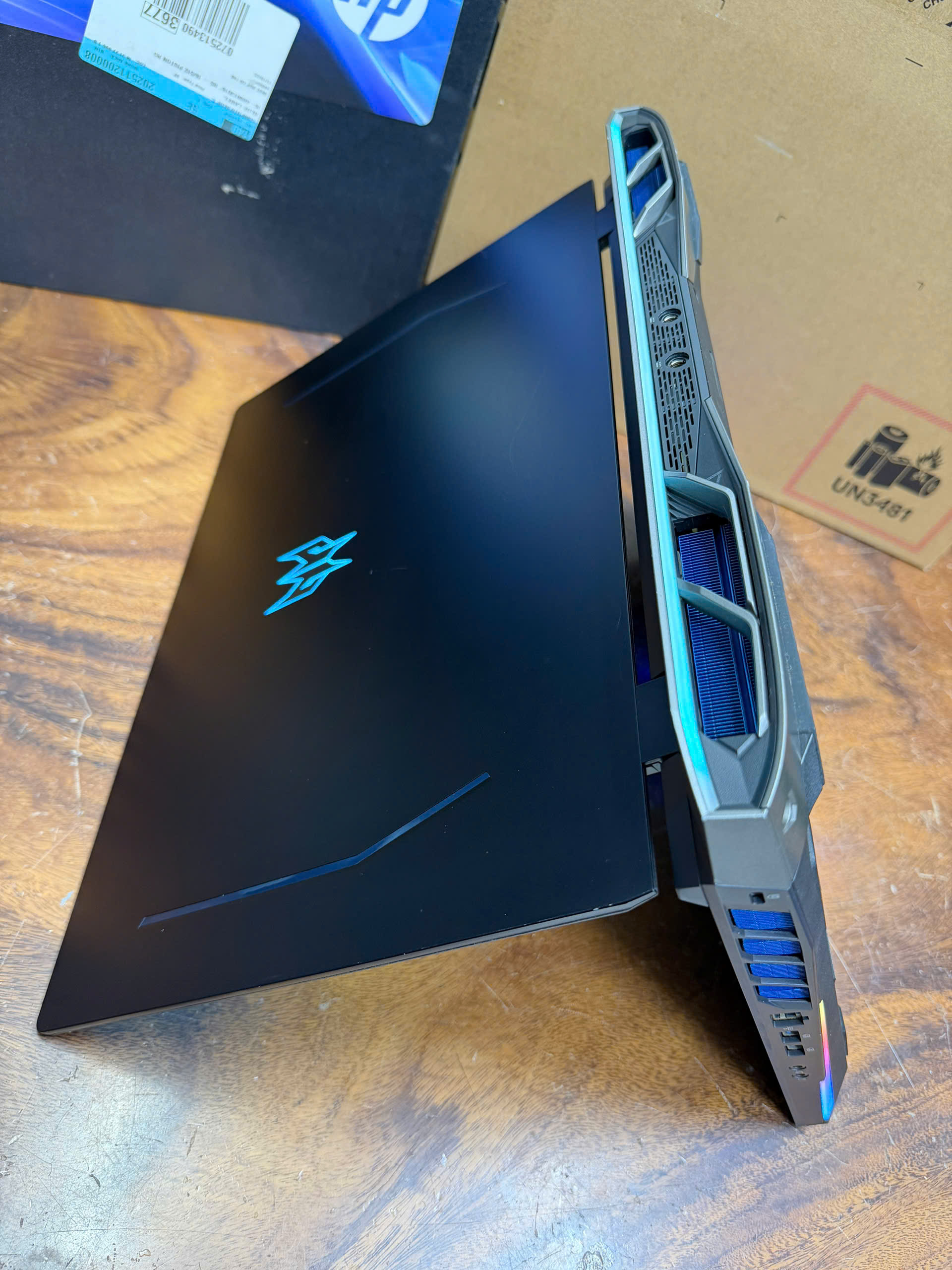 Acer Predator PH517-52, core i7 11800H, 32G, ssd 1T, RTX 3080.