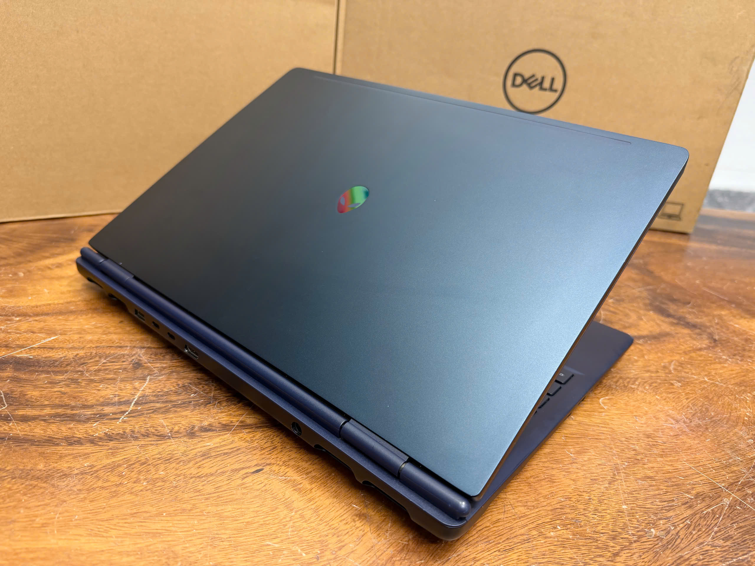 Dell Alienware X16 Rtx 5070 (2)