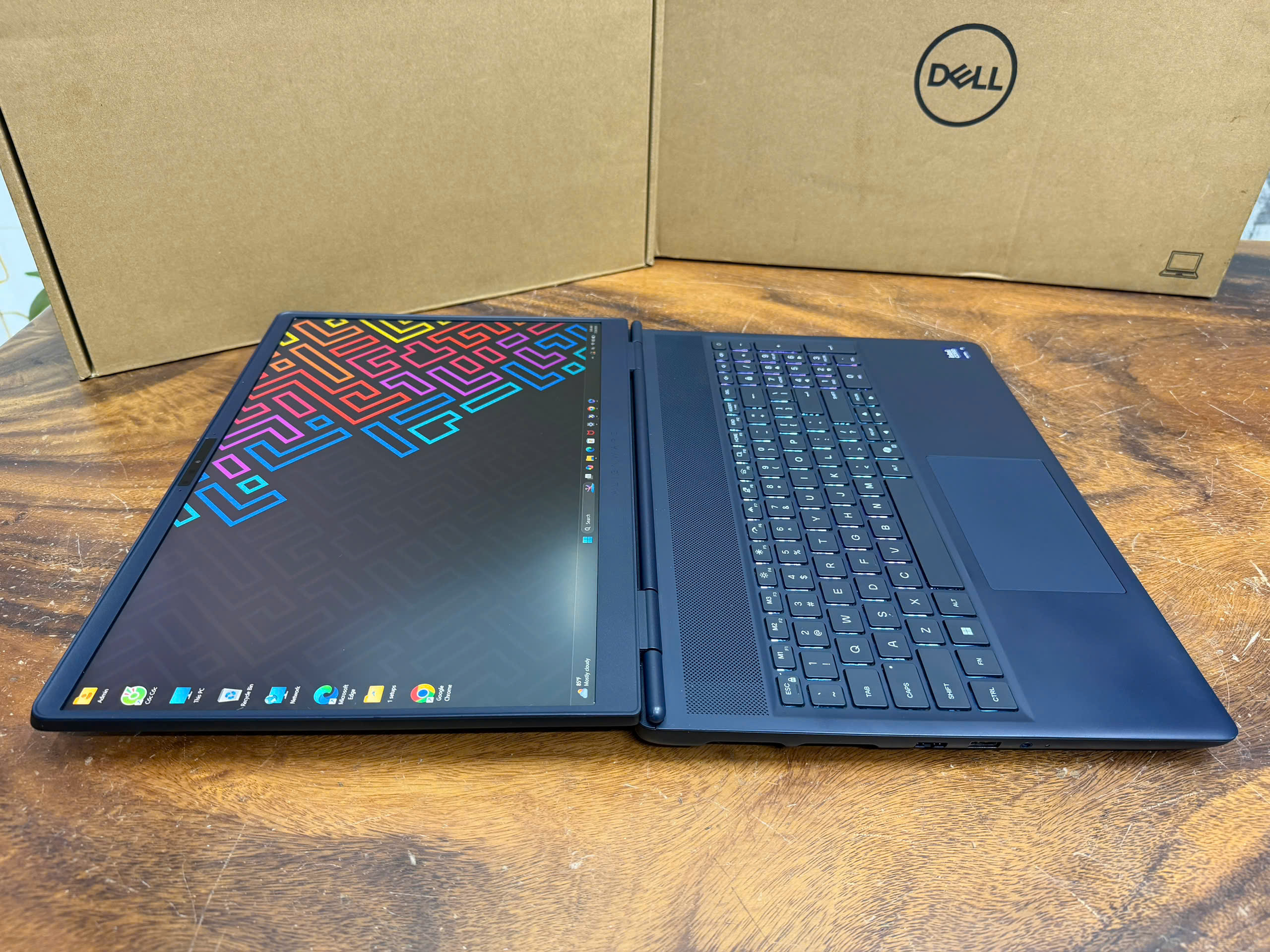 Dell Alienware X16 Rtx 5070 (6)