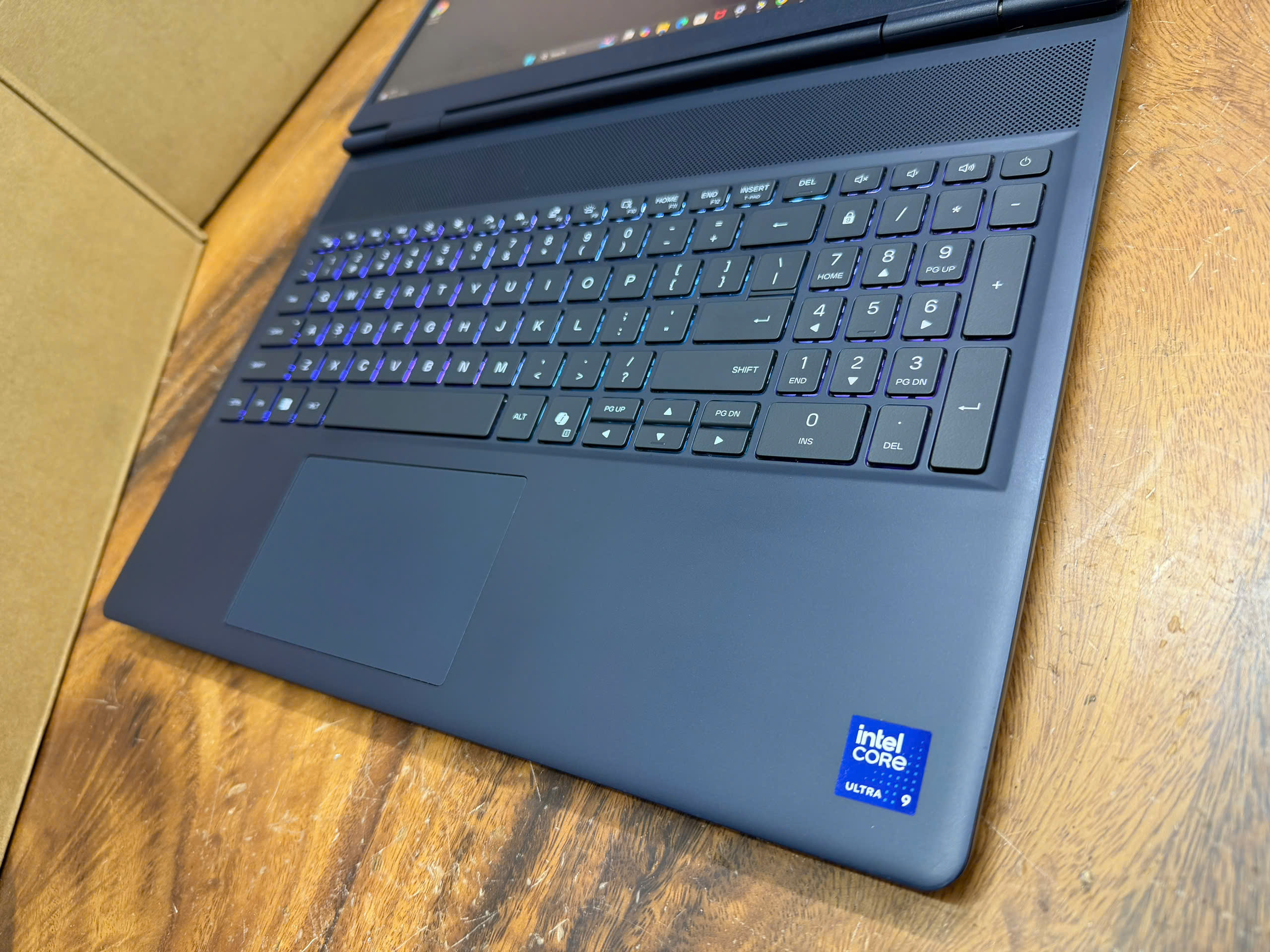 Dell Alienware X16 Rtx 5070 (8)