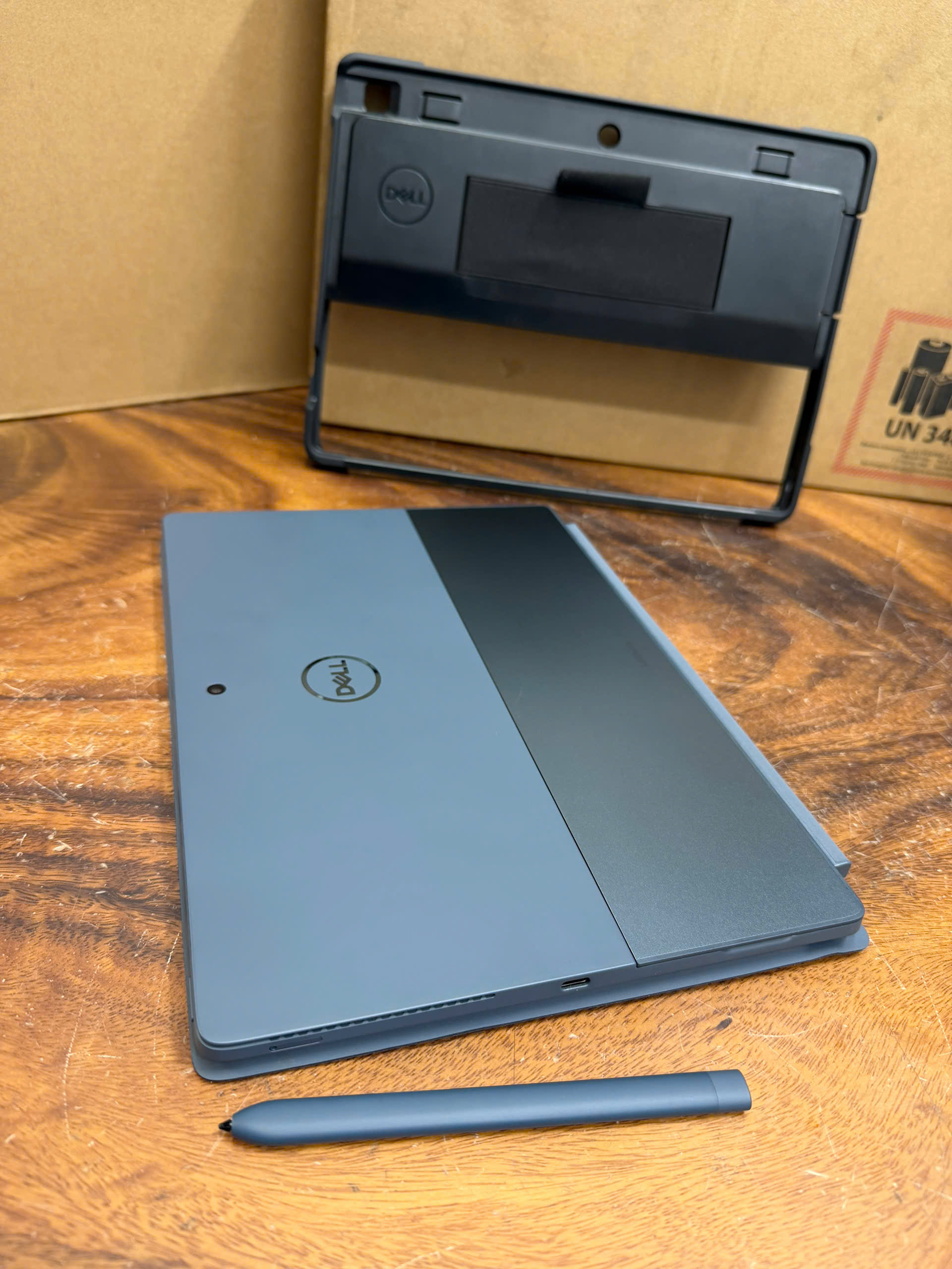 Dell Latitude 7350 Detachable Max (2)