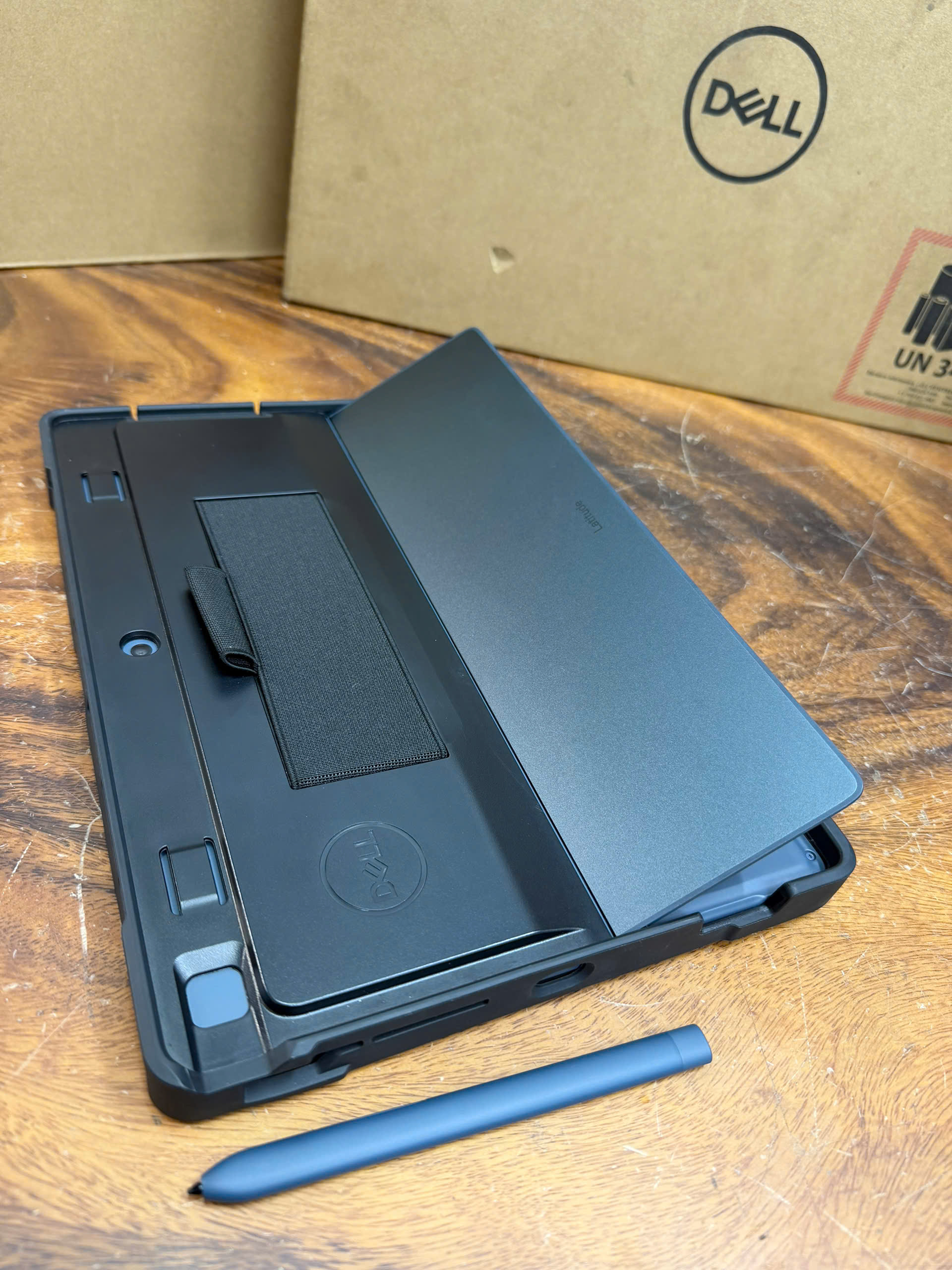 Dell Latitude 7350 Detachable Max (7)