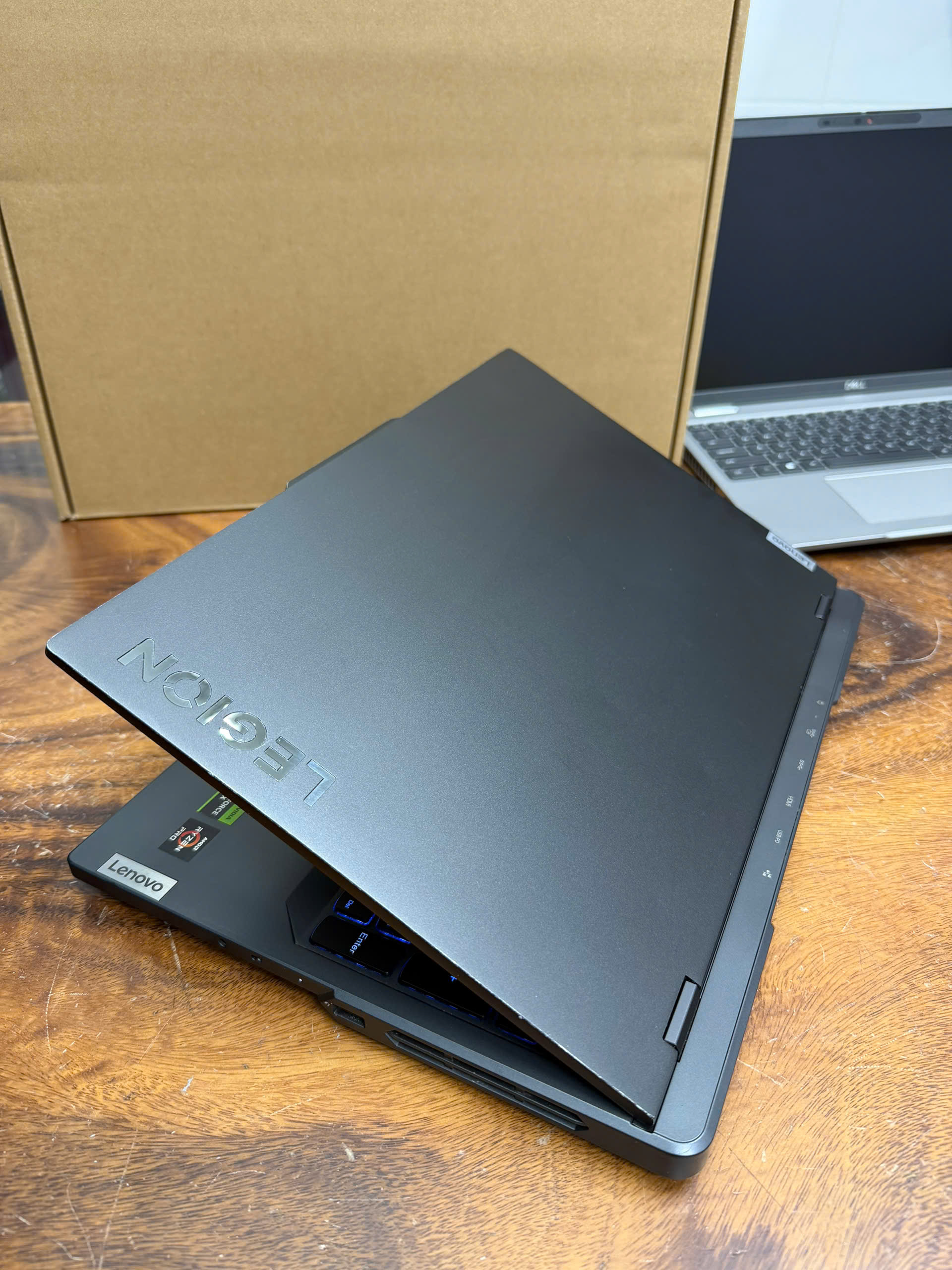 Lenovo Legion 5 pro 16ARX8, Ryzen 9 7945HX, 32G, 1TB, RTX4070, 16in 2.5K 240Hz