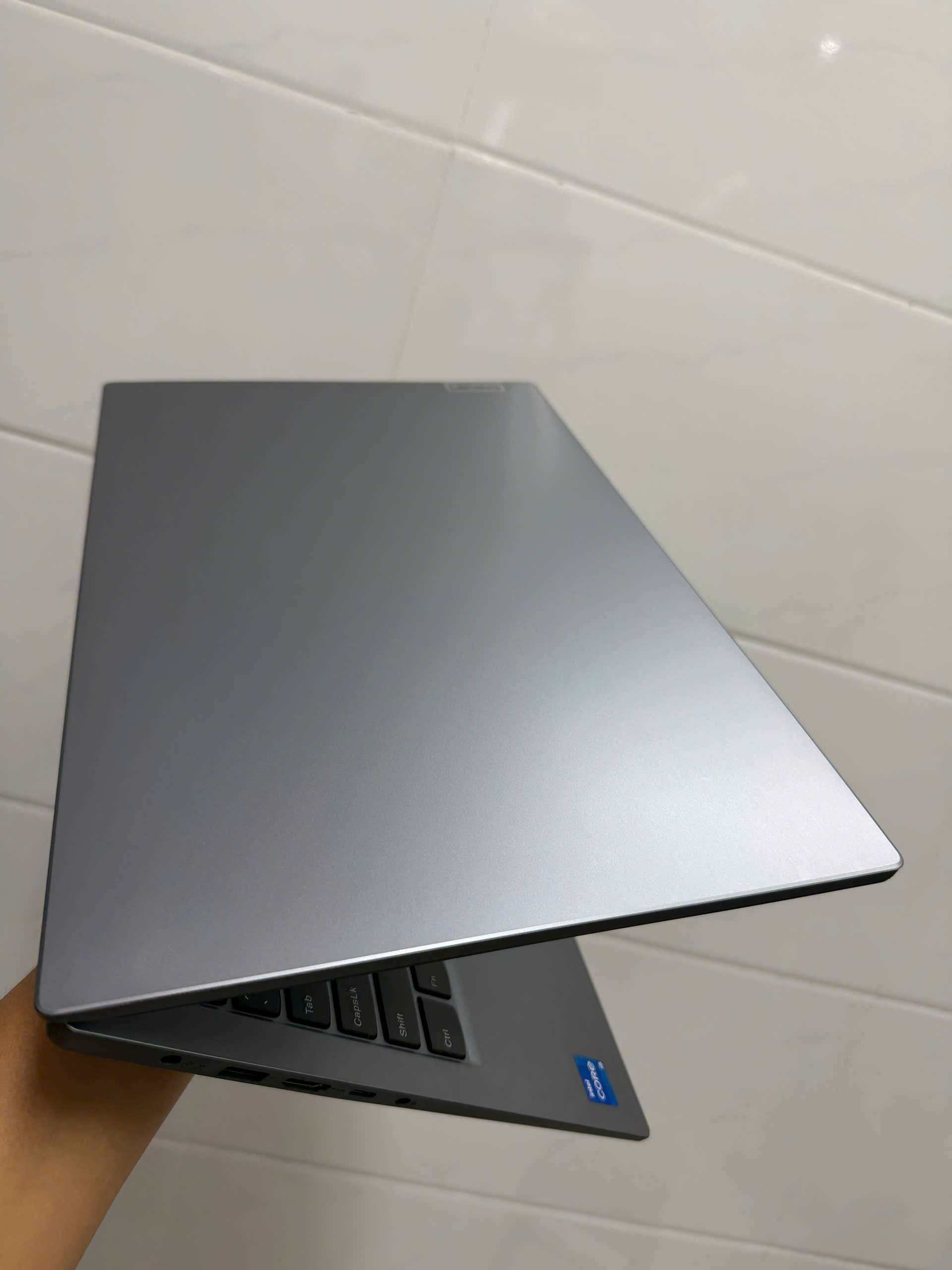 Lenovo Ideapad V15 G5 (3)