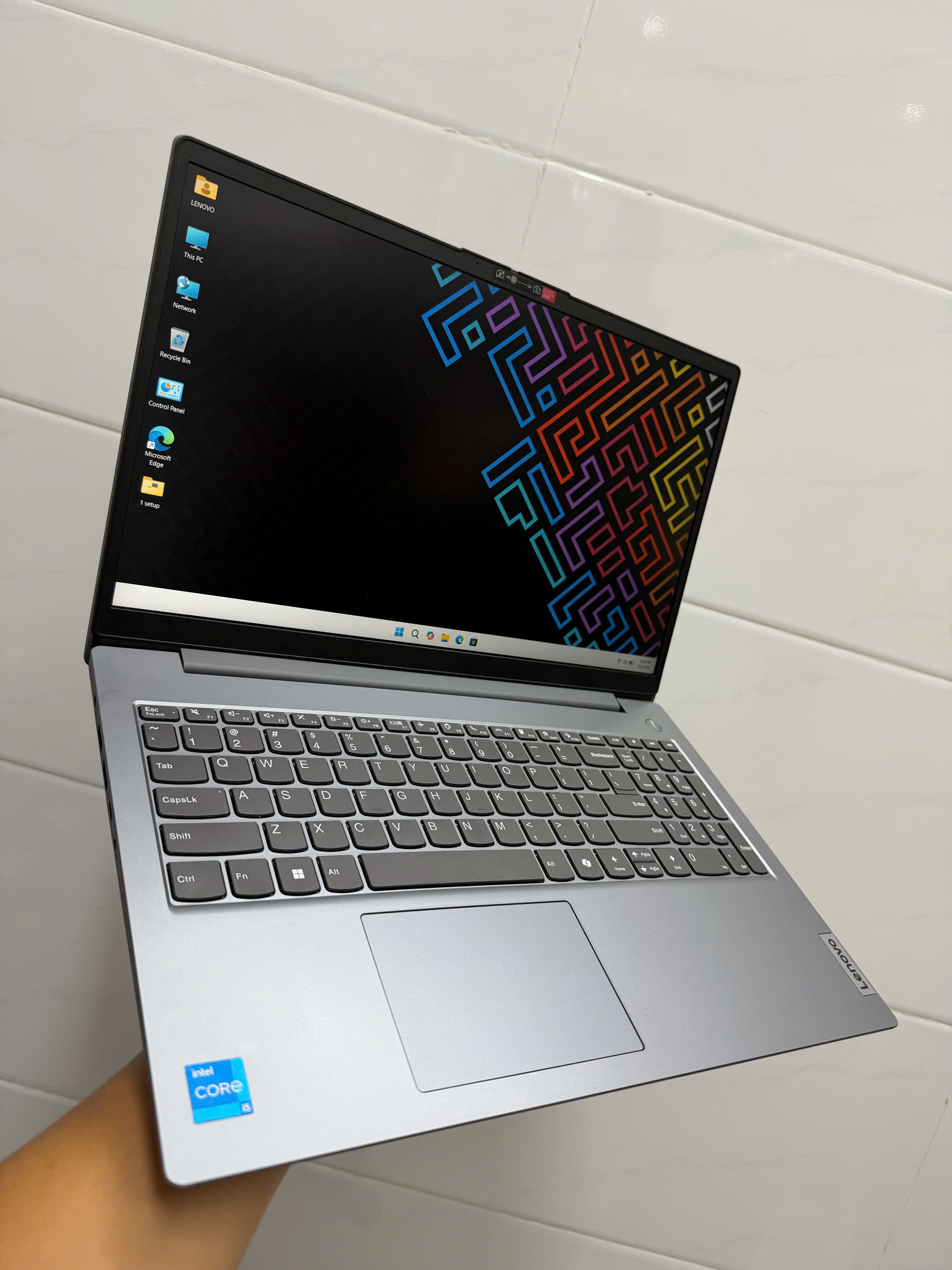 Lenovo Ideapad V15 G5 (4)