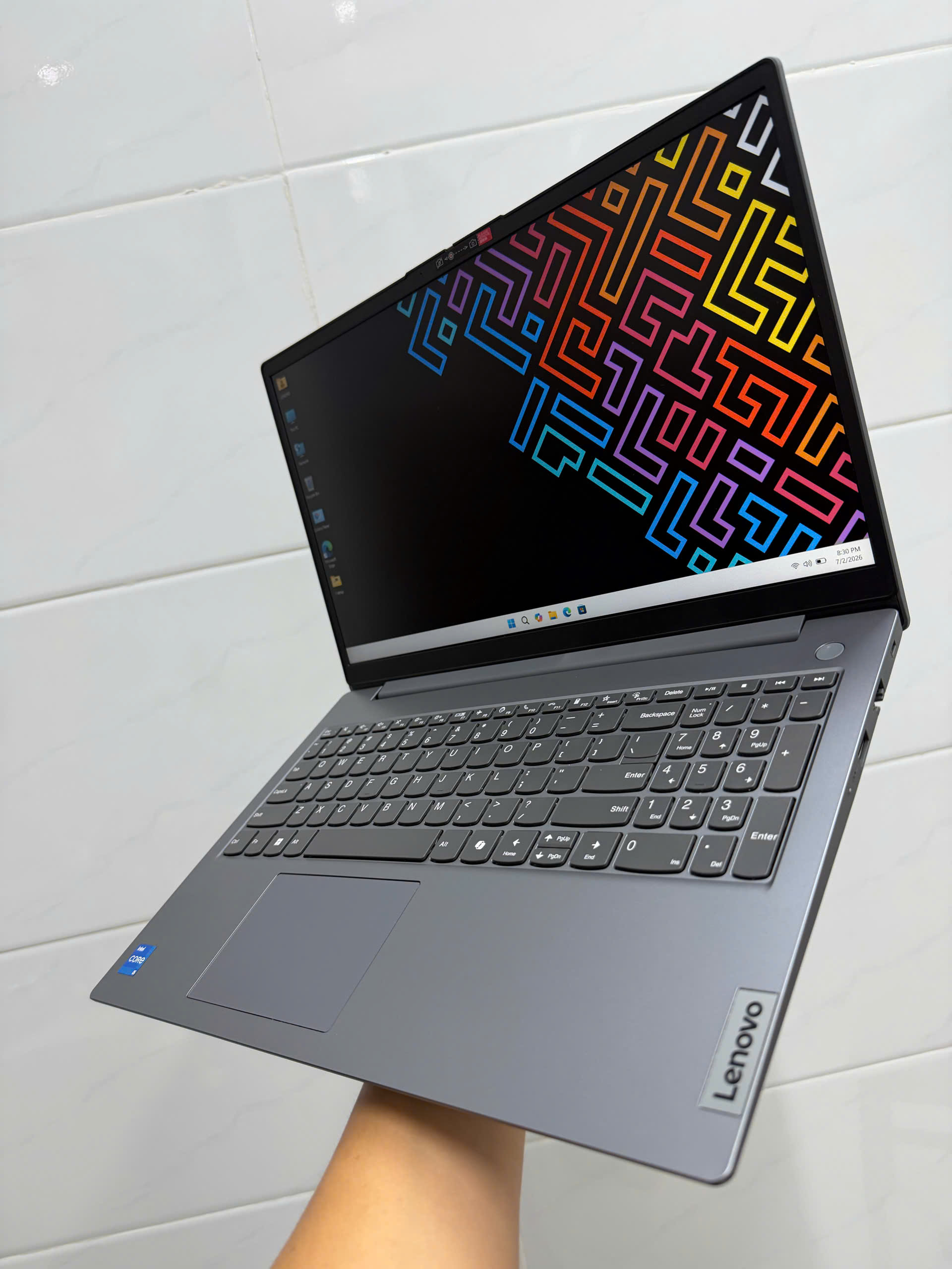 Lenovo Ideapad V15 G5 (5)