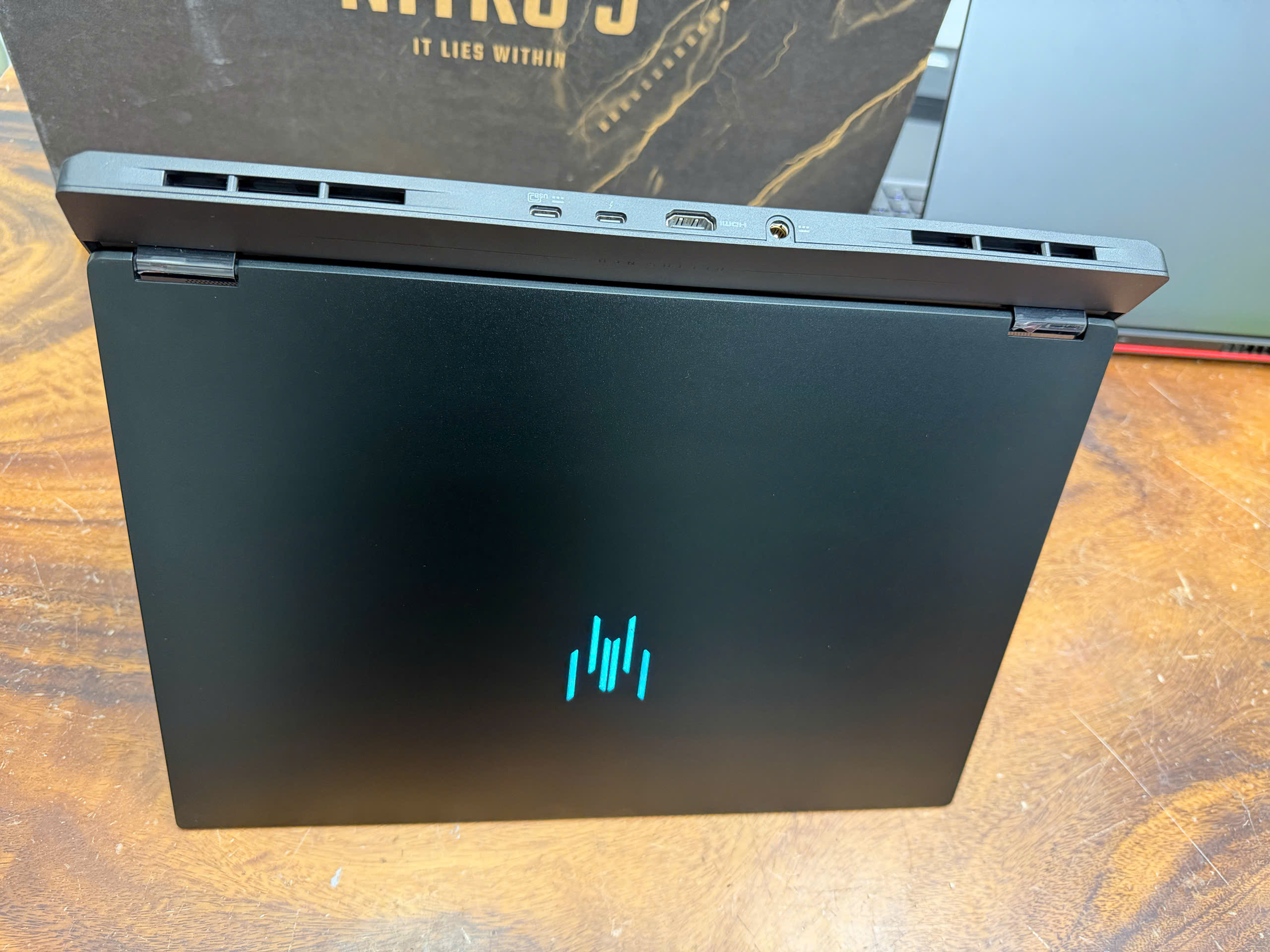 Predator Helios Neo 16s Ai (8)