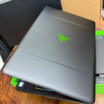 Gaming Razer Blade Pro, i7- 7820HK, 32G, ssd 512G, GTX 1080, 17in 4K touch