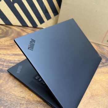 Thinkpad P1 gen 6, core i7 13700H, 32G, 512G, RTX A1000, 16in 2.5K
