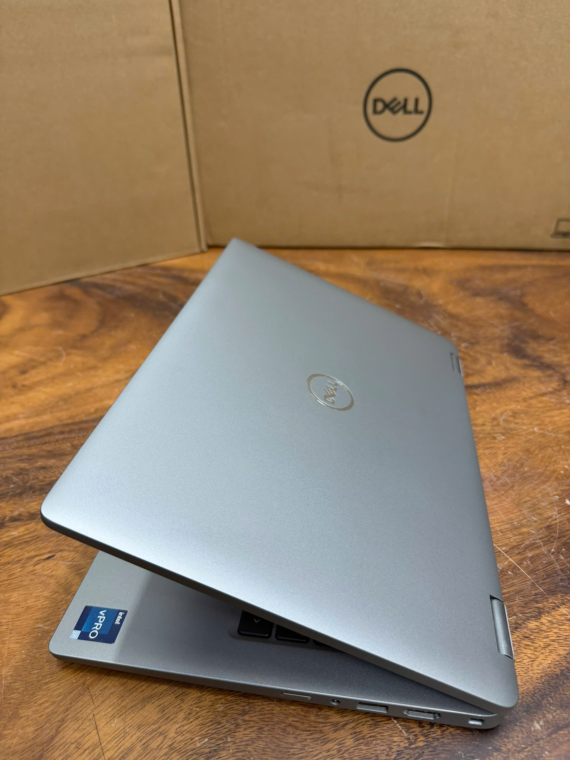 Dell Latitude 5340 2in1, i7 1365U. 16G, 512G, 13.3in FHD touch X360