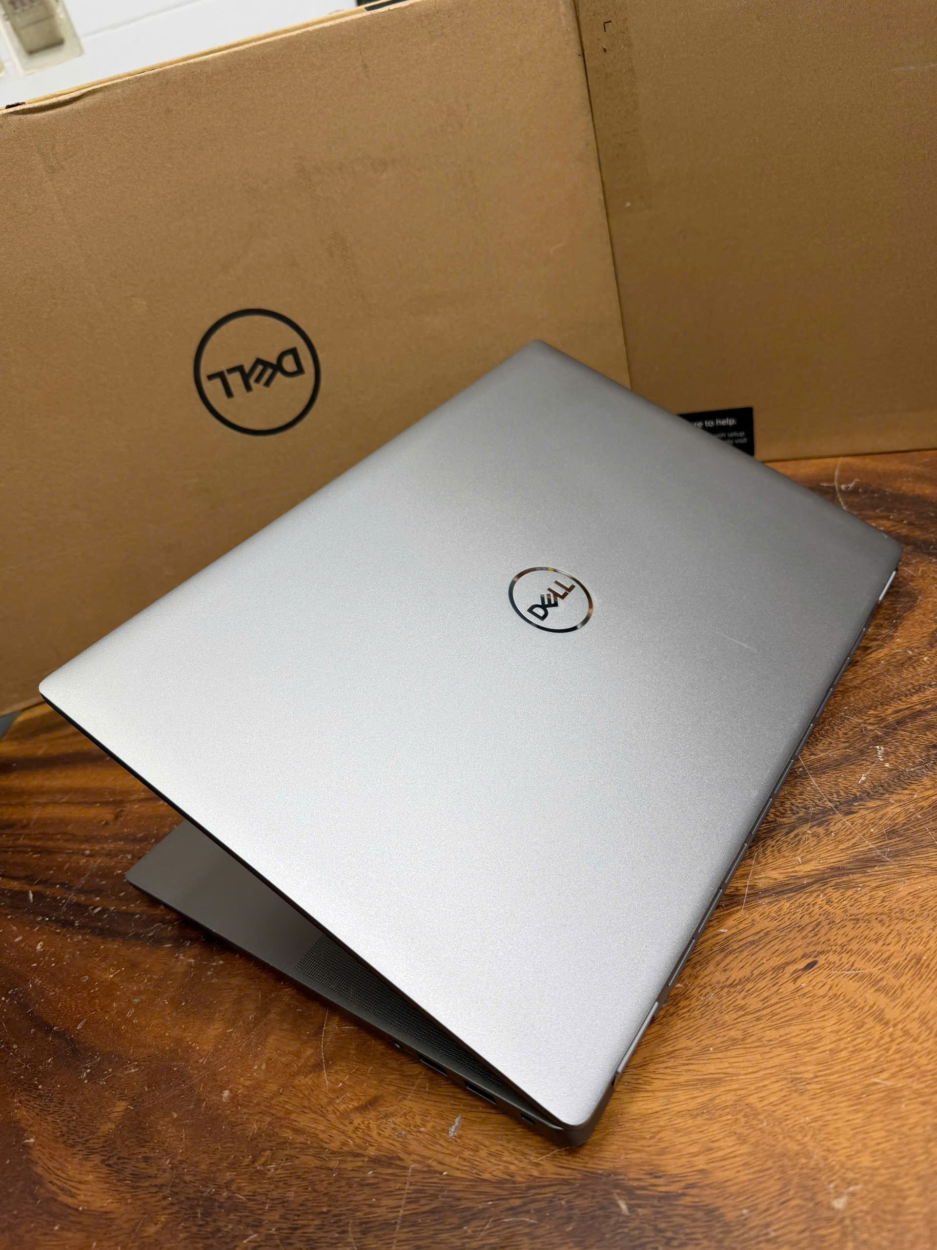 Dell Latitude 7640 i7 1365U. 32G, 256G, 16in FHD+