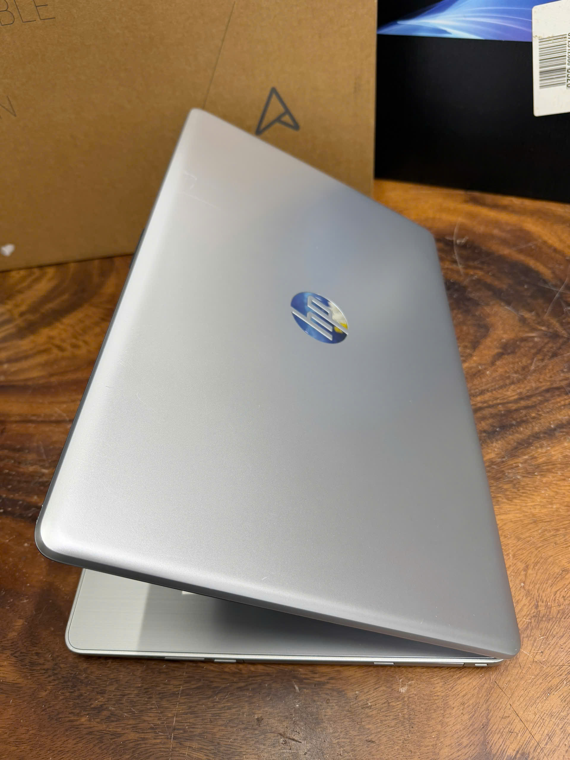 Laptop Hp 17, core i5 – 10210U, 12G, 256G, 17.3in FHD.