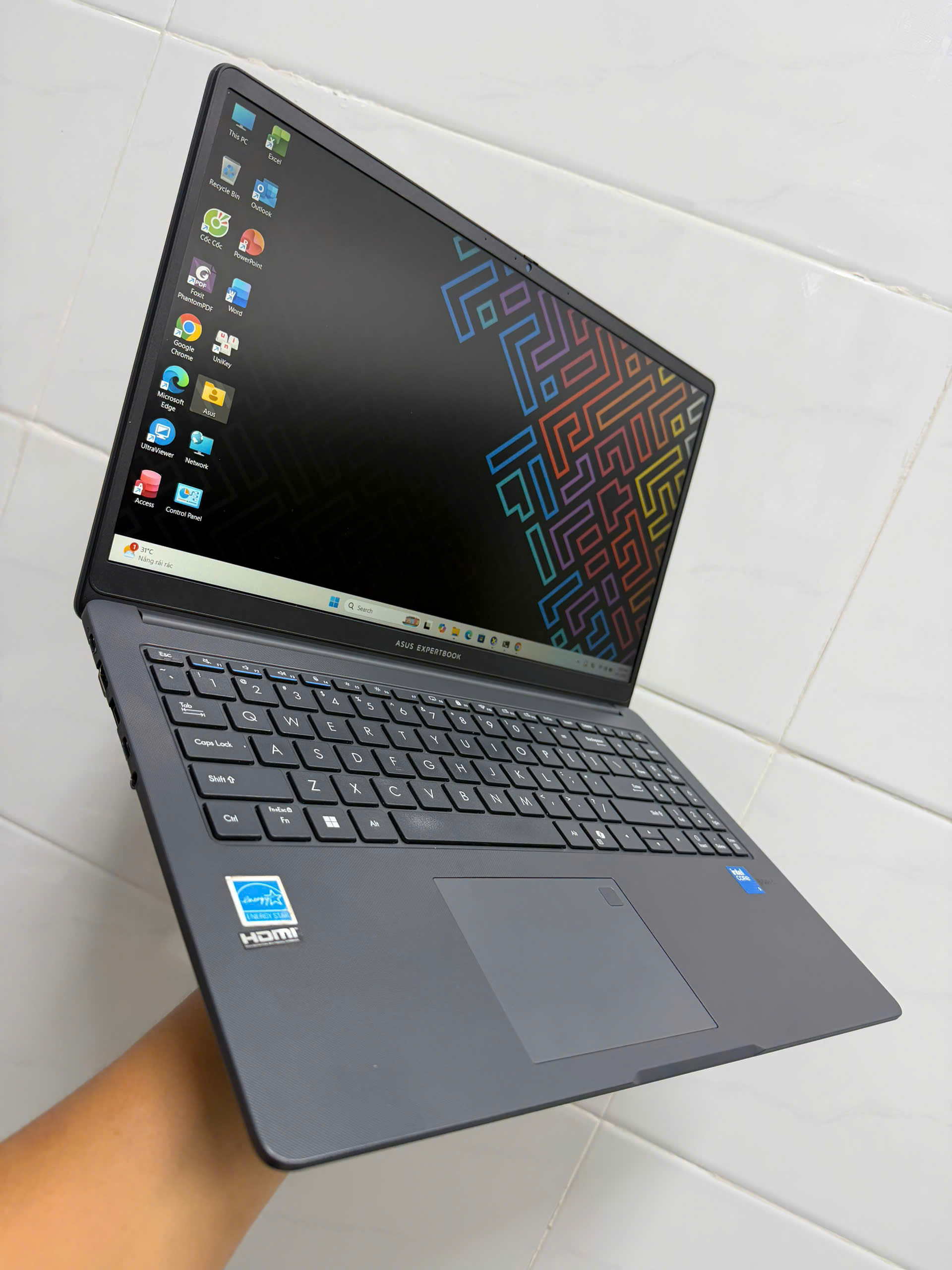 Asus Expertbook B9450f (4)