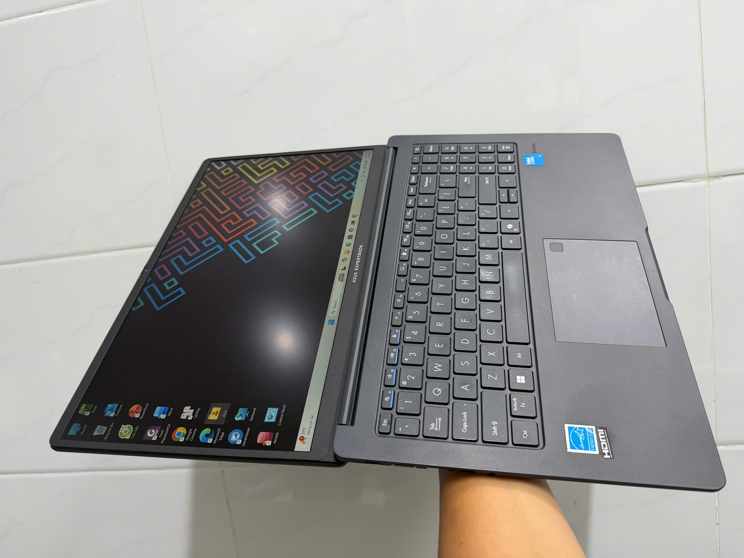 Asus Expertbook B9450f (6)