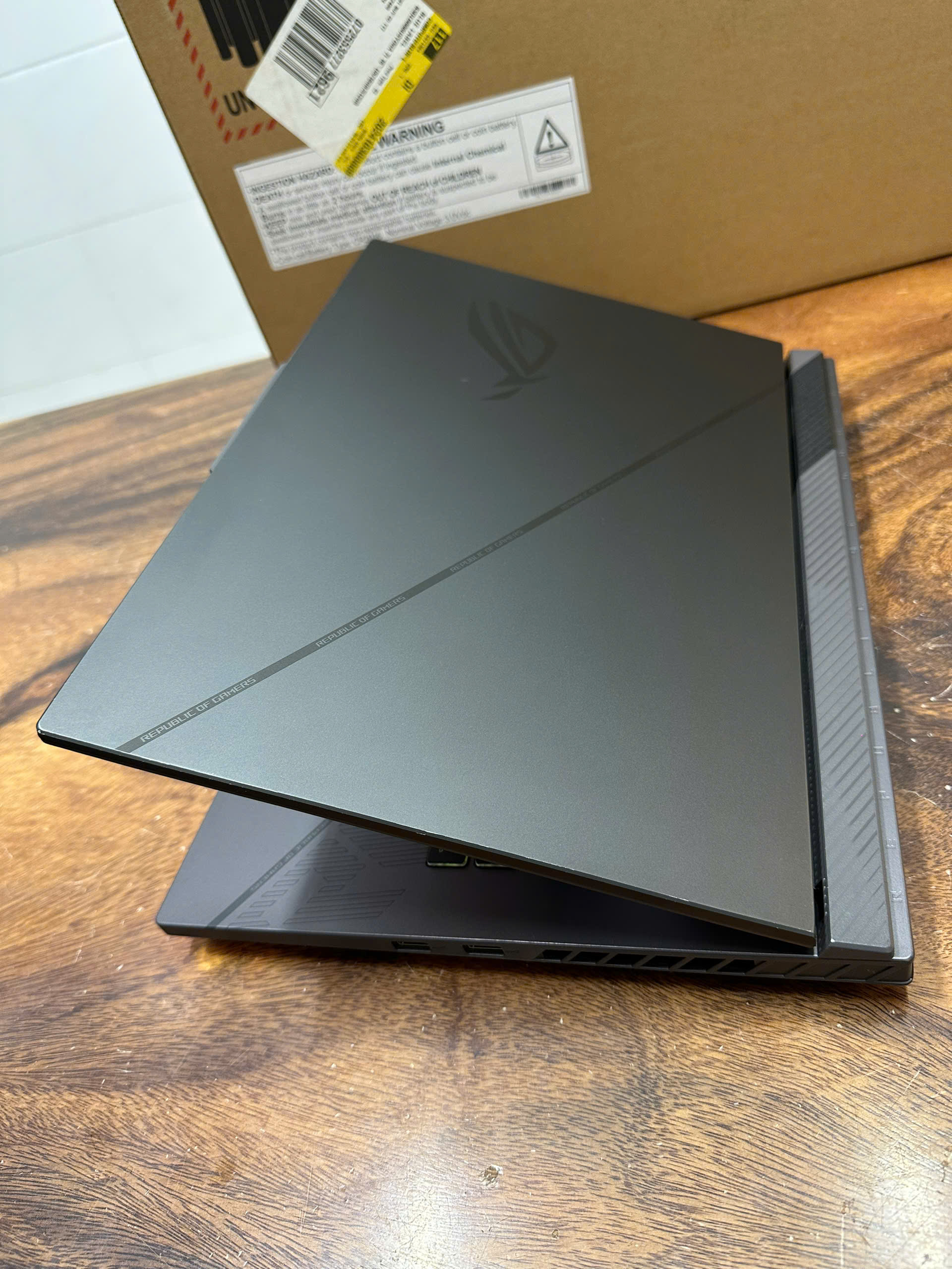 Asus Rog Strix G16 G614j Core I9 (15)