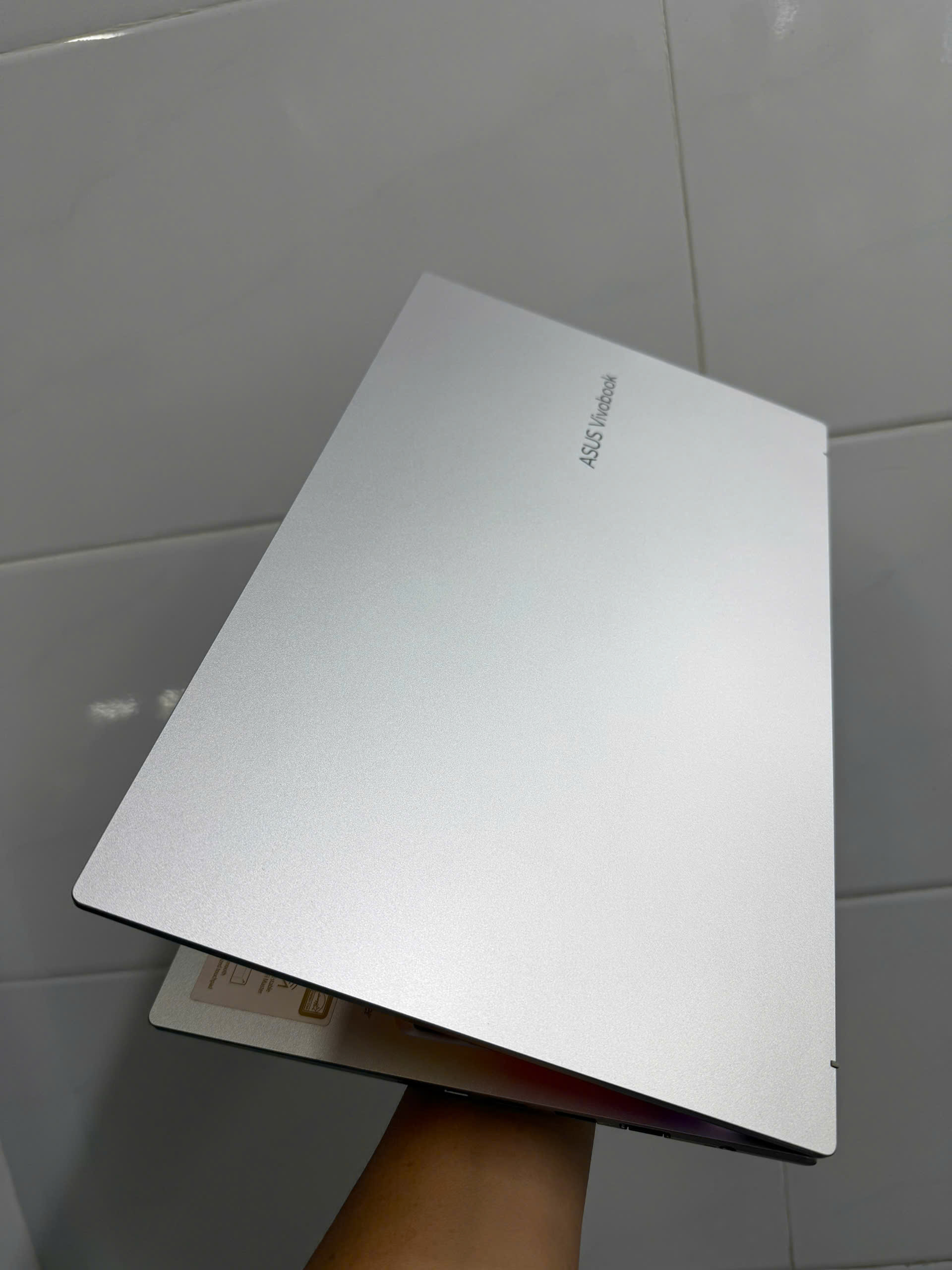 Asus Vivobook A1503z Oled (2)