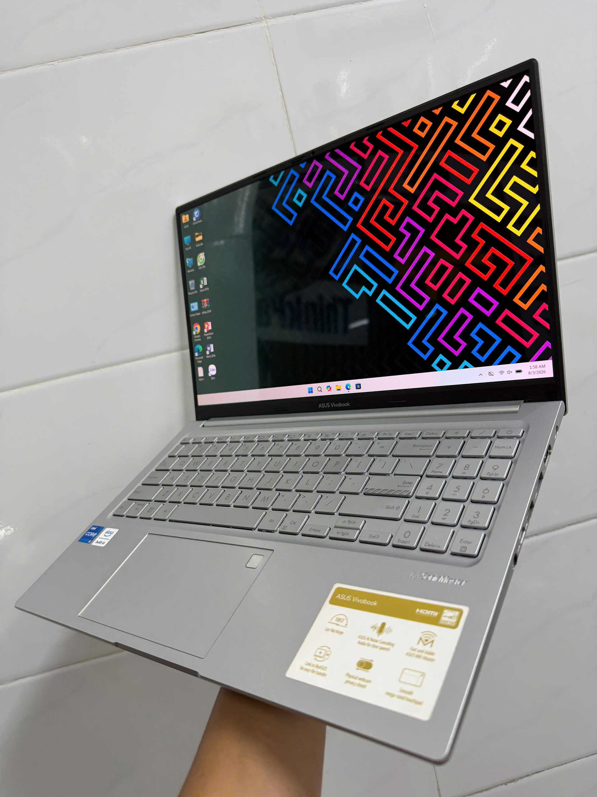 Asus Vivobook A1503z Oled (4)