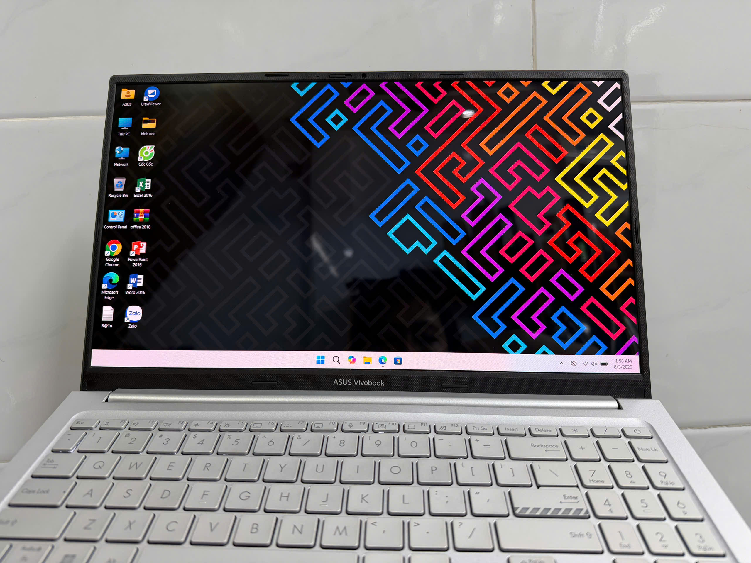 Asus Vivobook A1503z Oled (5)