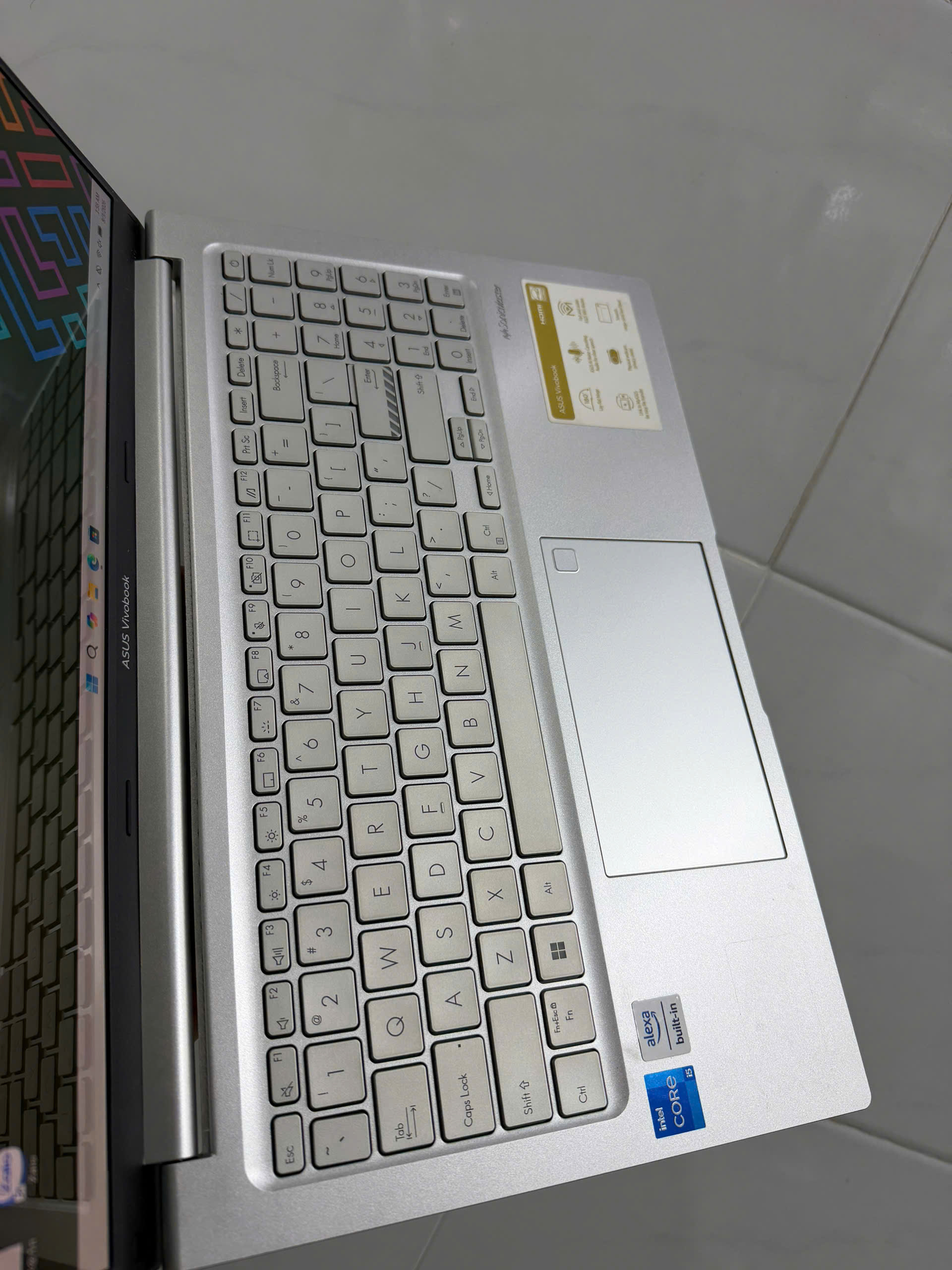 Asus Vivobook A1503z Oled (6)