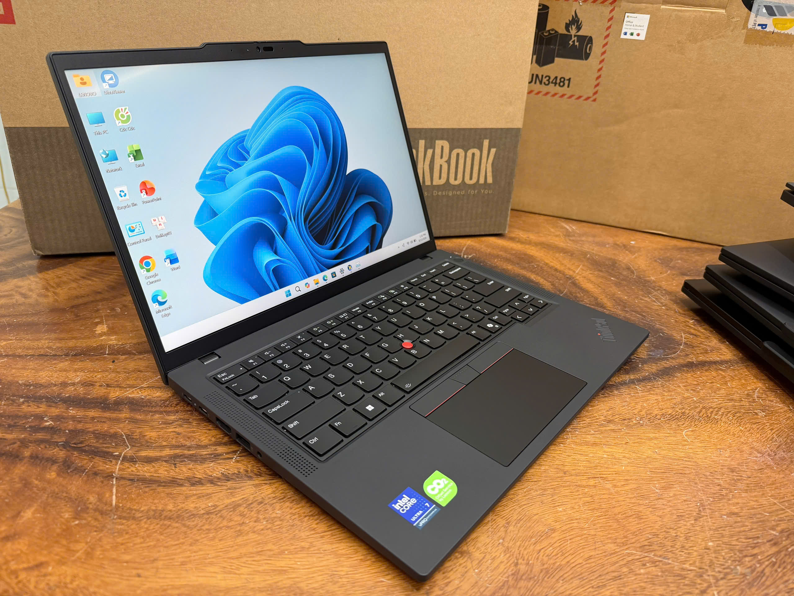 Thinkpad T14 Gen 6 Ultra 7 (3)