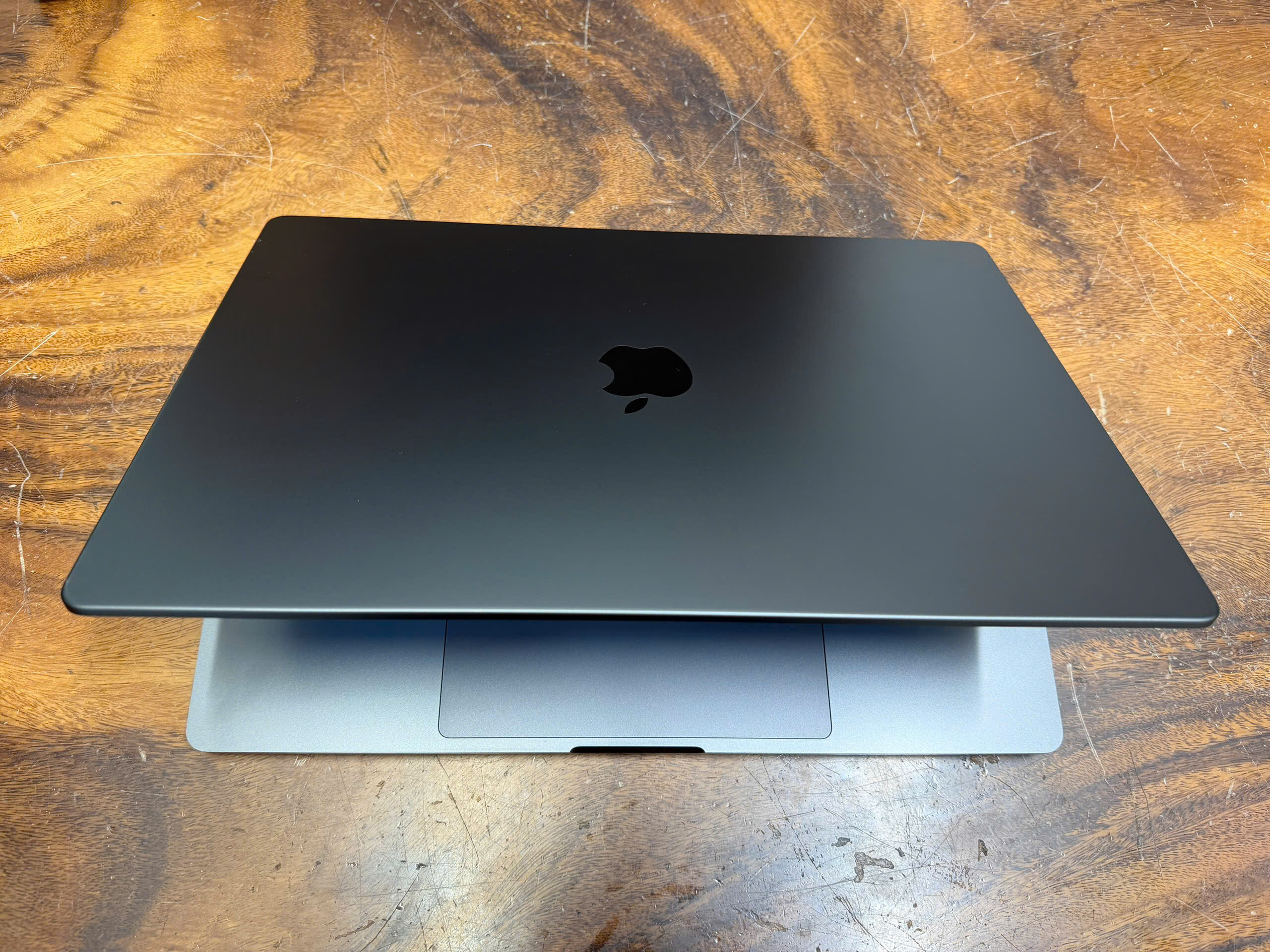 Macbook Pro 16 M4 Max (5)