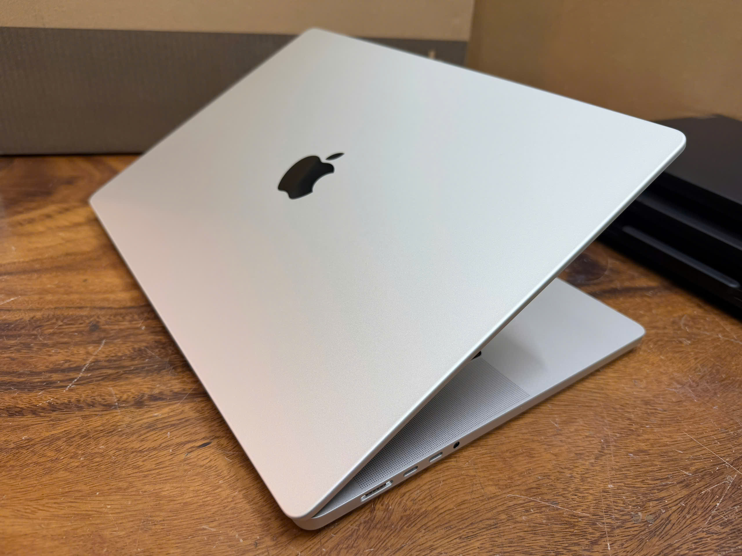 Macbook Pro 16 M4 Max (9)