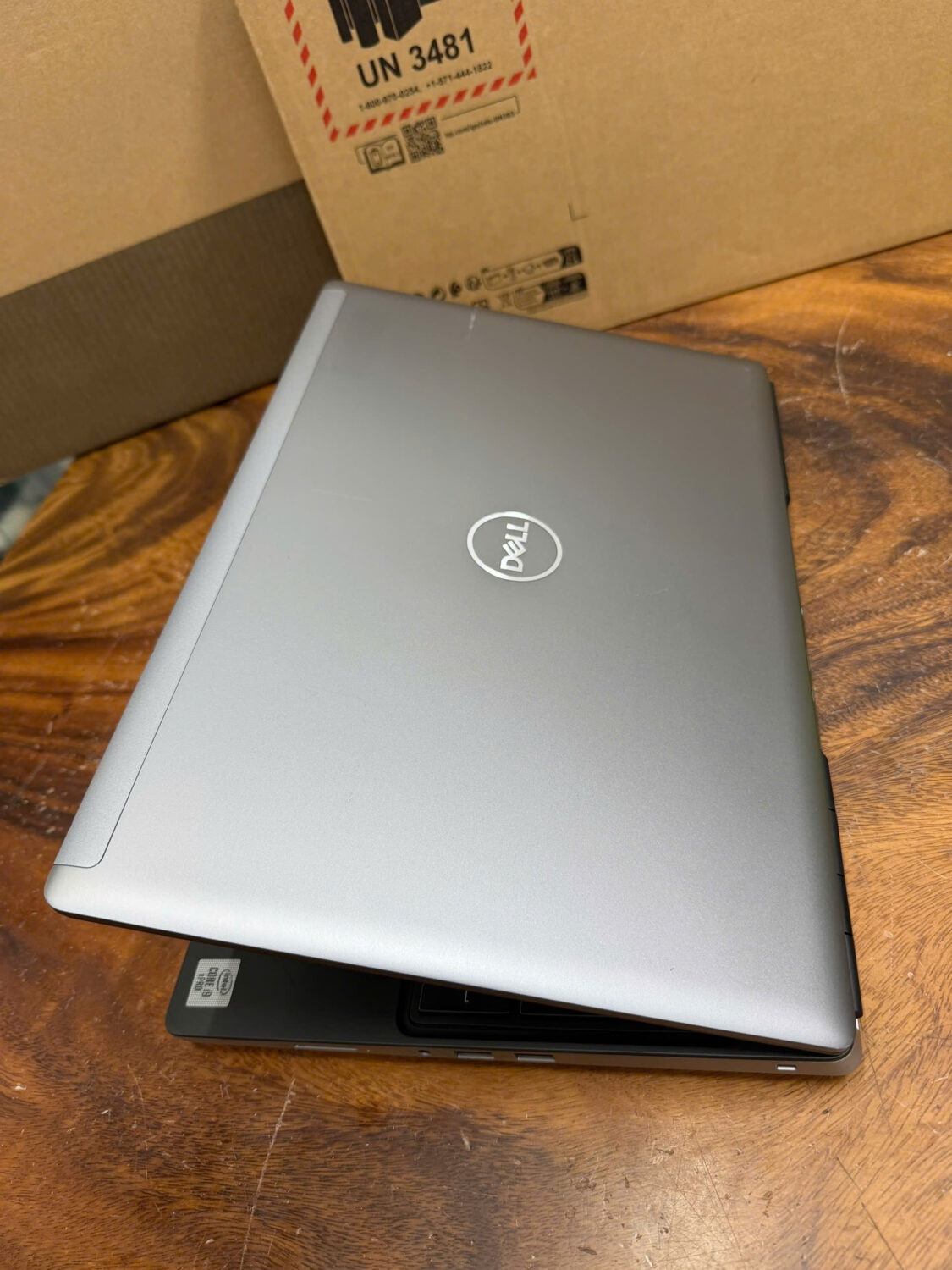 Dell Precision 7550, core i9 10885H, vga T2000, 15,6in 4K