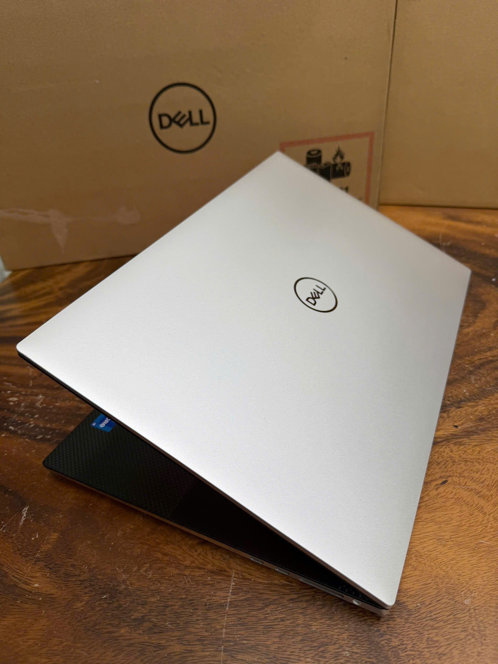 Dell Xps 9710, core i7 11800H, RTX 3050, 17.3in 4K