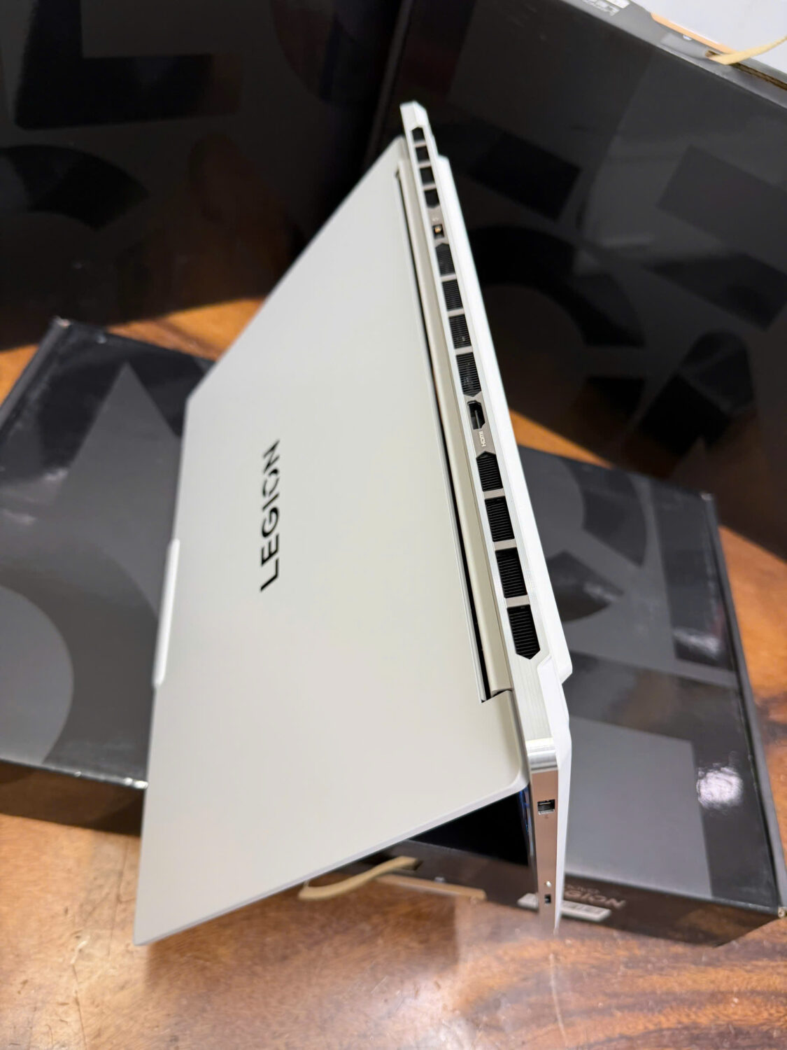 Lenovo Legion 7 16iax10 (15)