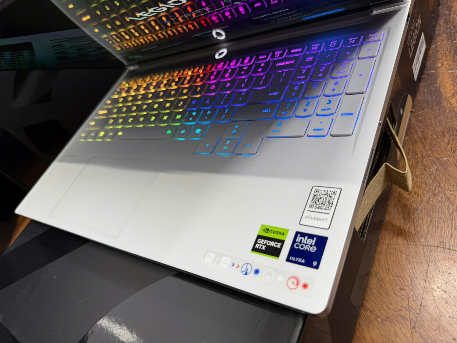 Lenovo Legion 7 16iax10 (9)