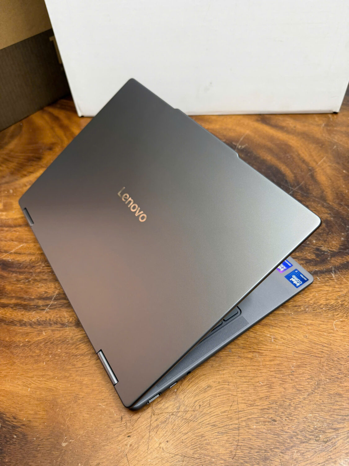 Lenovo Yoga 7i 2 In 1 14ill10 (3)