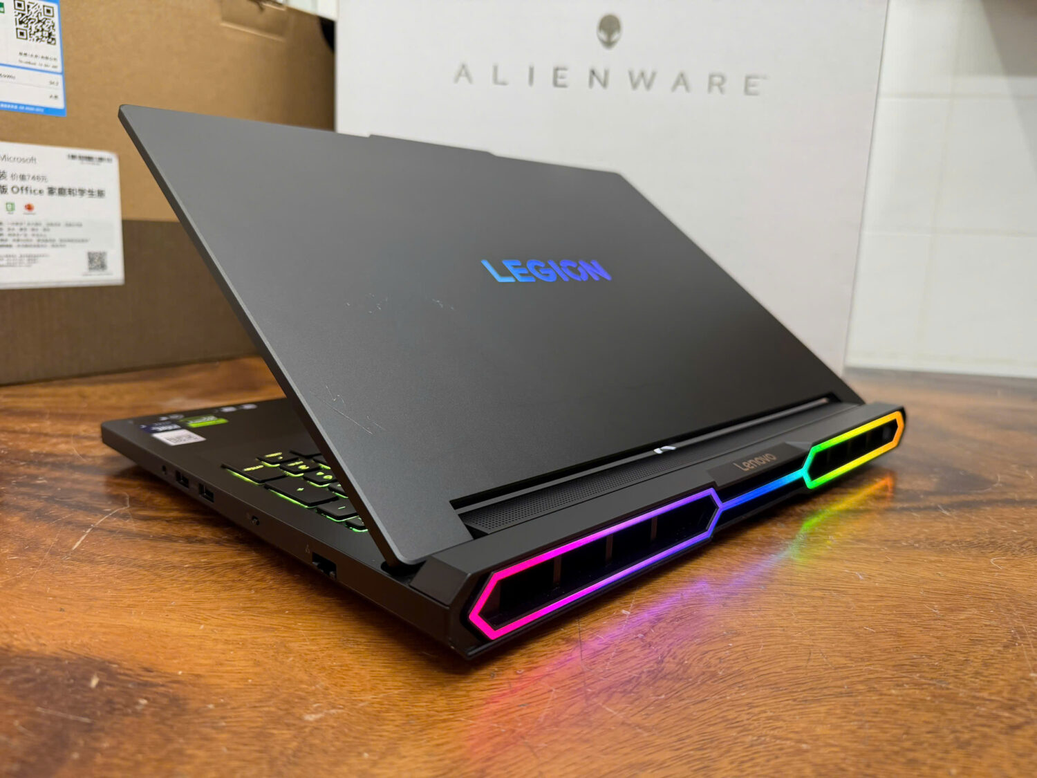 Lenovo Legion Pro 7 16iax10h Fifa Edition (3)