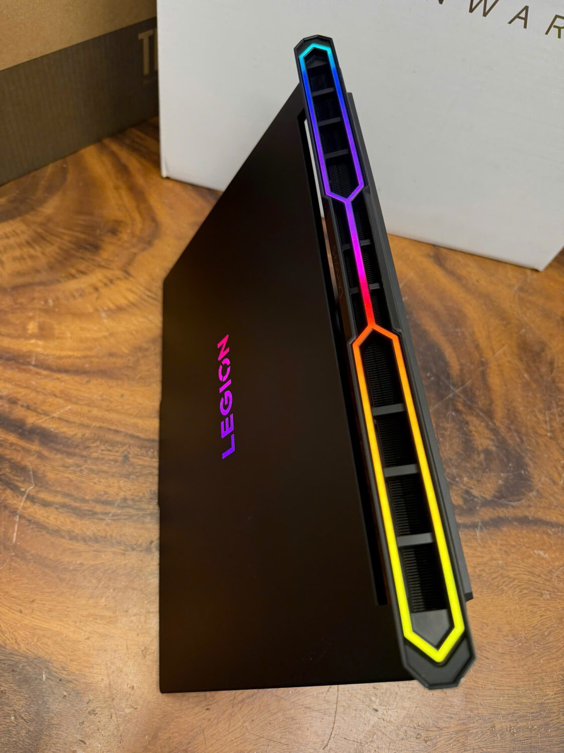 Lenovo Legion Pro 7 16iax10h Fifa Edition (9)