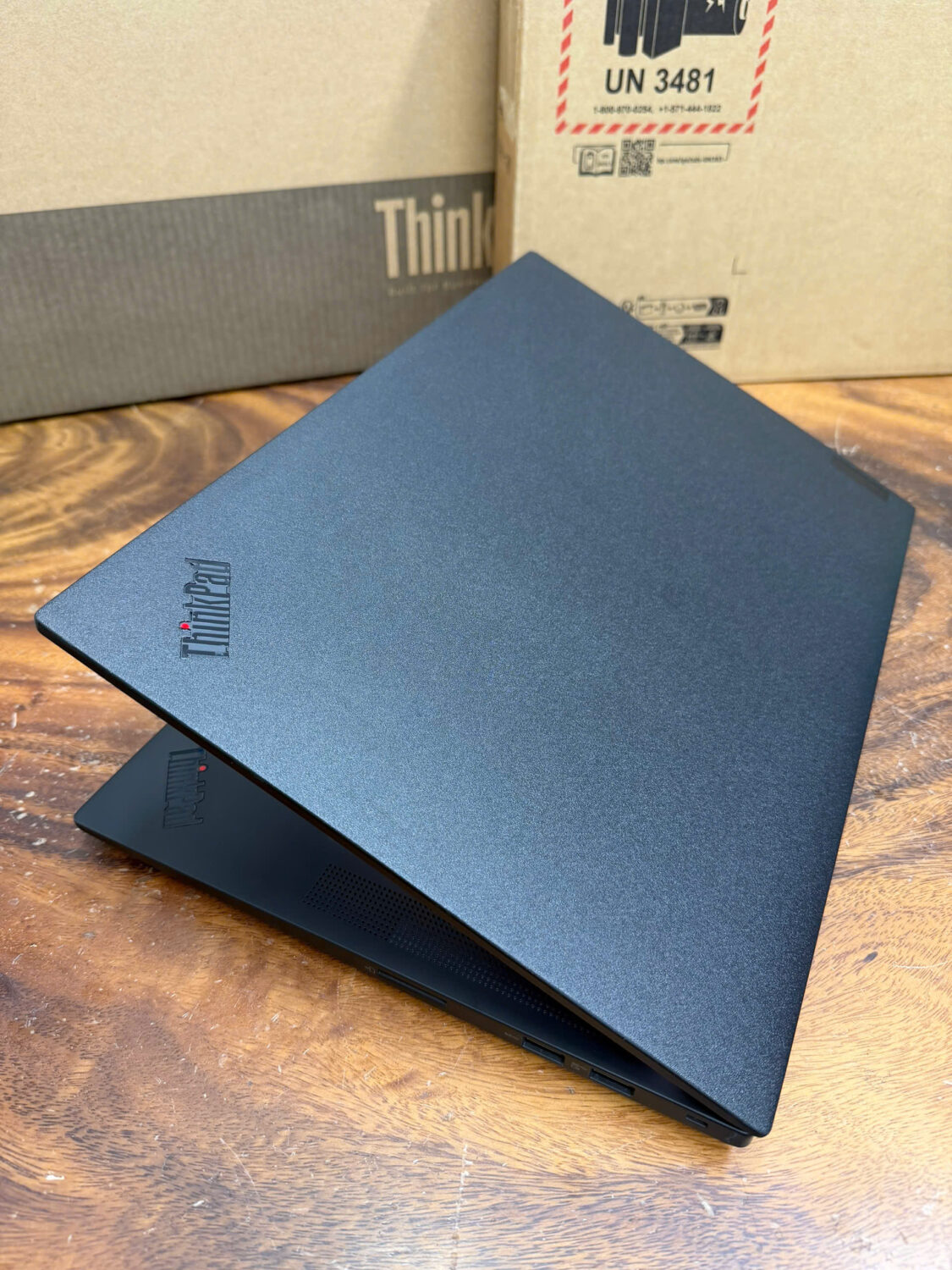 Thinkpad P1 Gen 5, core i7 12800H, Nvida RTX 3070Ti, 16in 2.5K 165hz