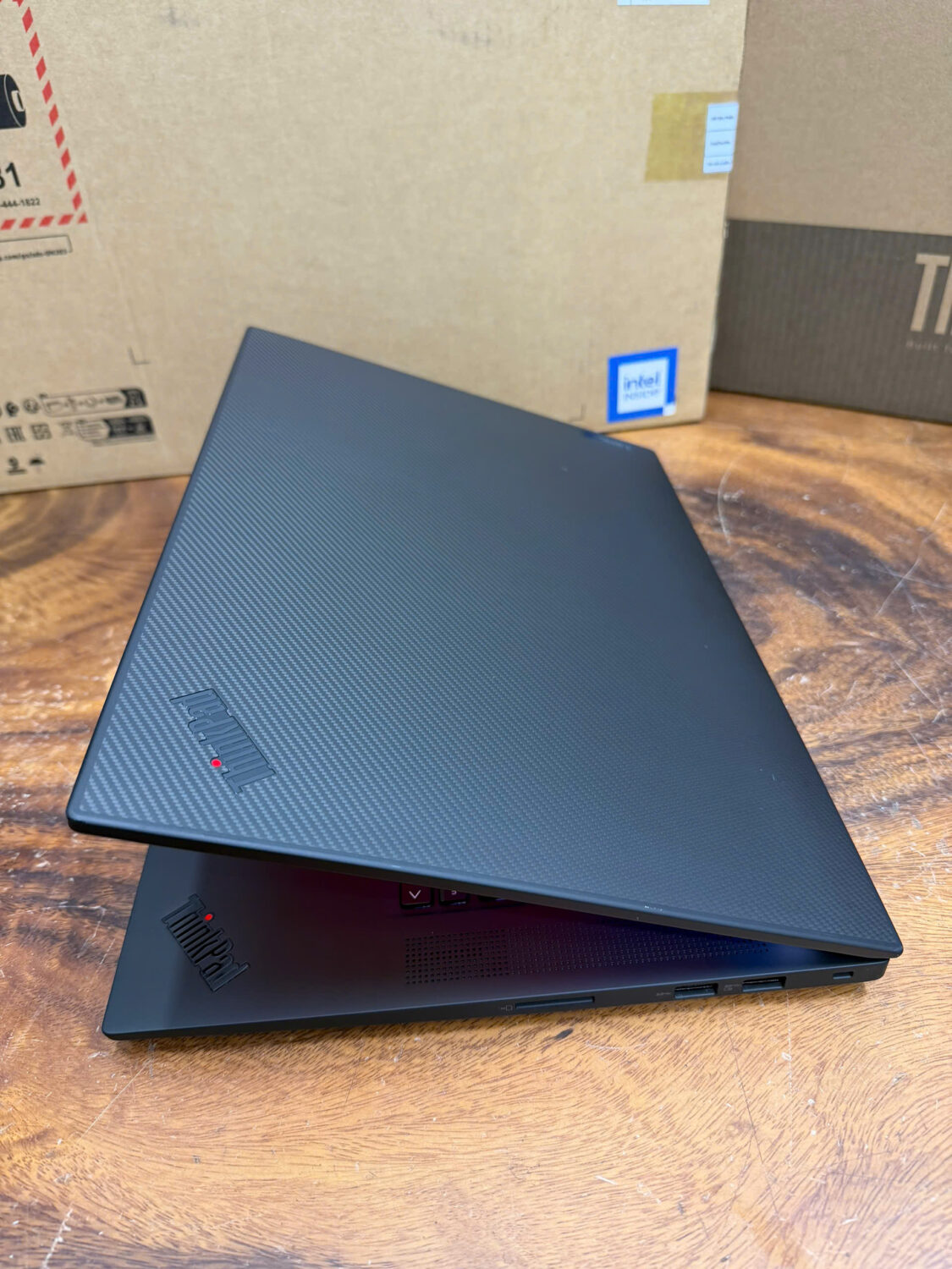 Thinkpad P1 Gen 5, core i7 12800H, RTX A4500(16G), 16in 4K 600 nits