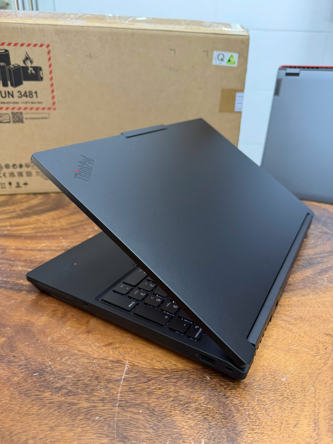 Thinkpad P16 gen 3, ultra 7 265HX, 32G, ssd 1T, RTX PRO 4000 blackwell, 4K 800 nits