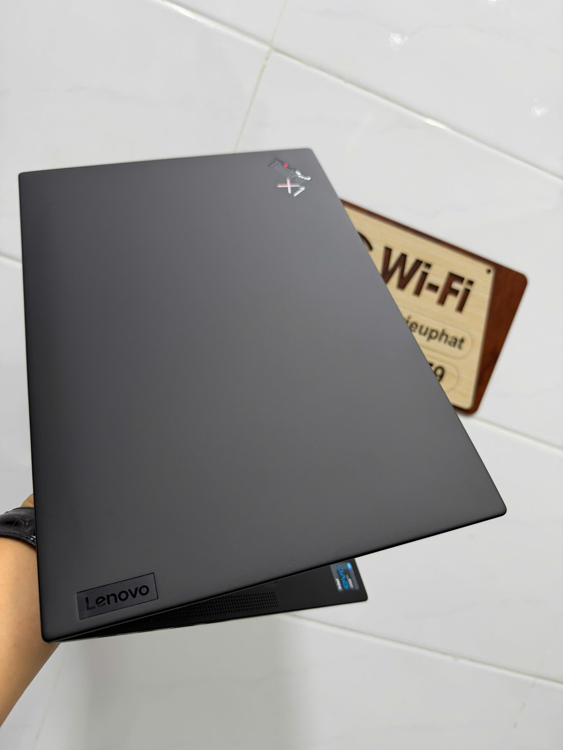 Thinkpad X1 Carbon Gen 9 (3)