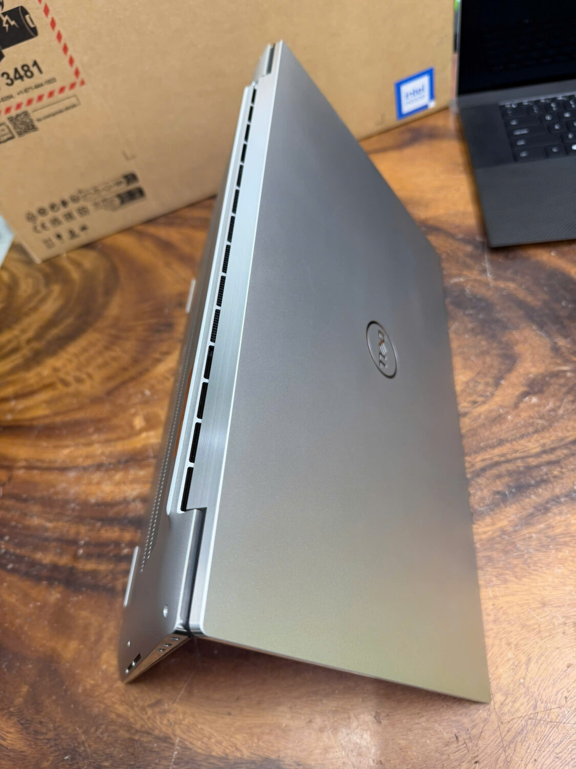 Dell Xps 9720 (11)