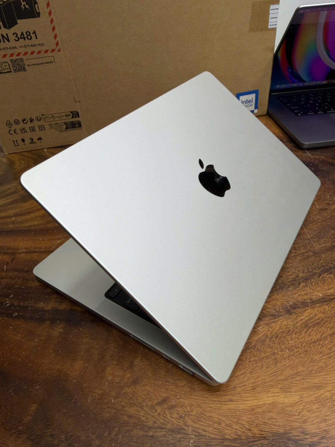Macbook Pro 14 M3 Pro Silver (1)